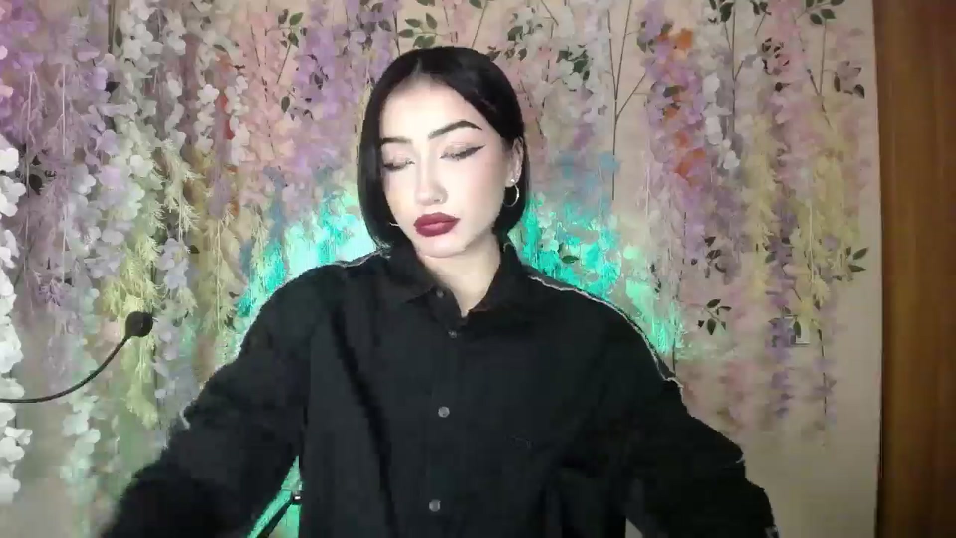 Gallery image thumbnail from Young_Evil's myfreecams stream on, 12/24/2025, 14:51 image 20 of 20