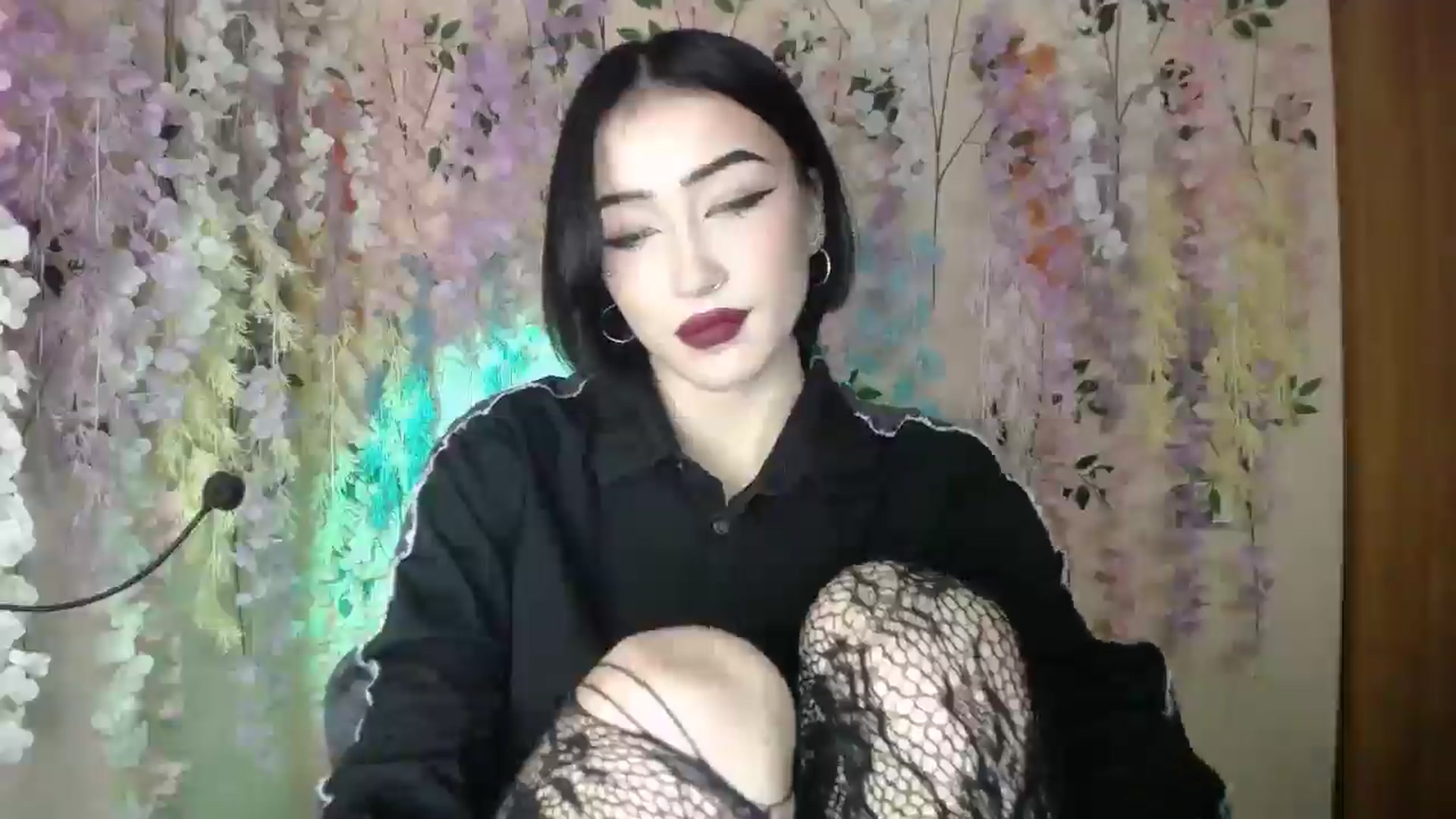 Gallery image thumbnail from Young_Evil's myfreecams stream on, 12/24/2025, 14:51 image 5 of 20