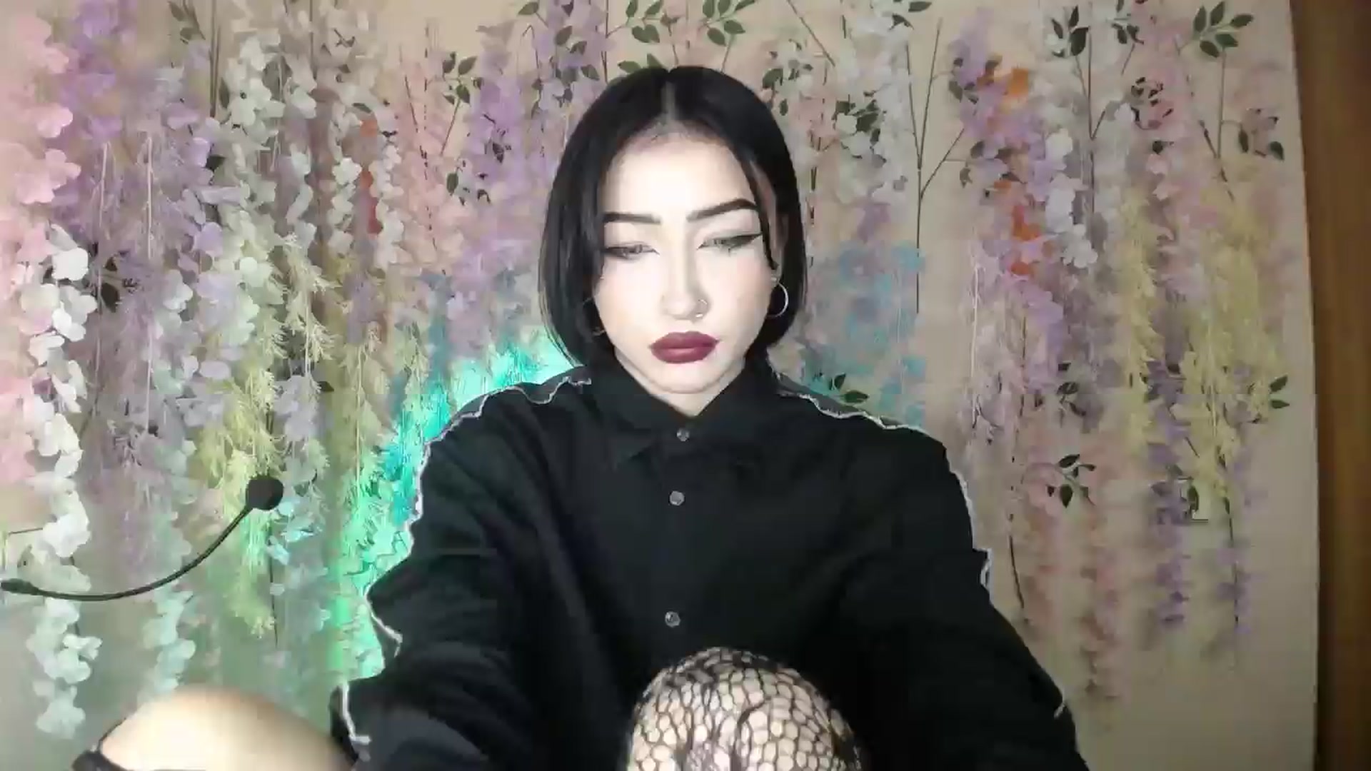 Gallery image thumbnail from Young_Evil's myfreecams stream on, 12/24/2025, 16:13 image 2 of 20
