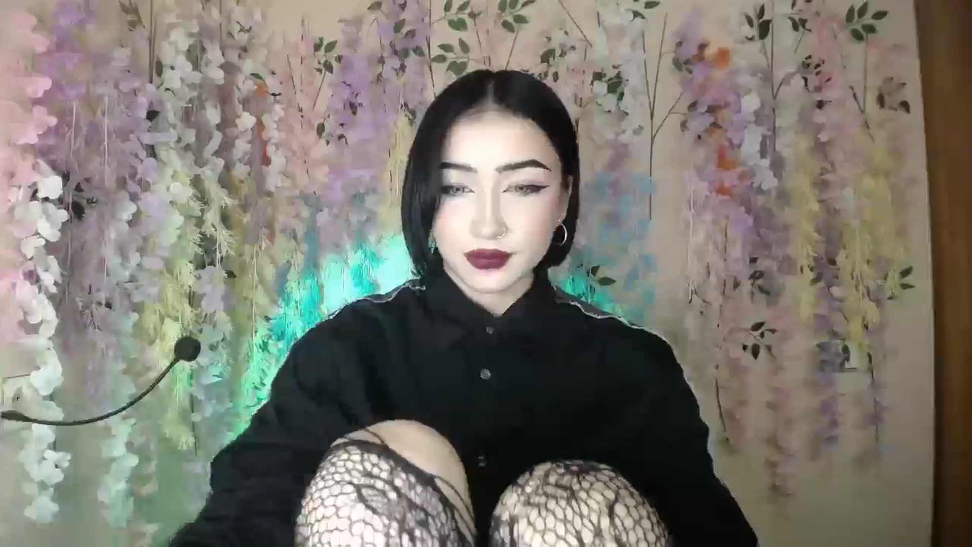 Gallery image thumbnail from Young_Evil's myfreecams stream on, 12/24/2025, 16:13 image 5 of 20