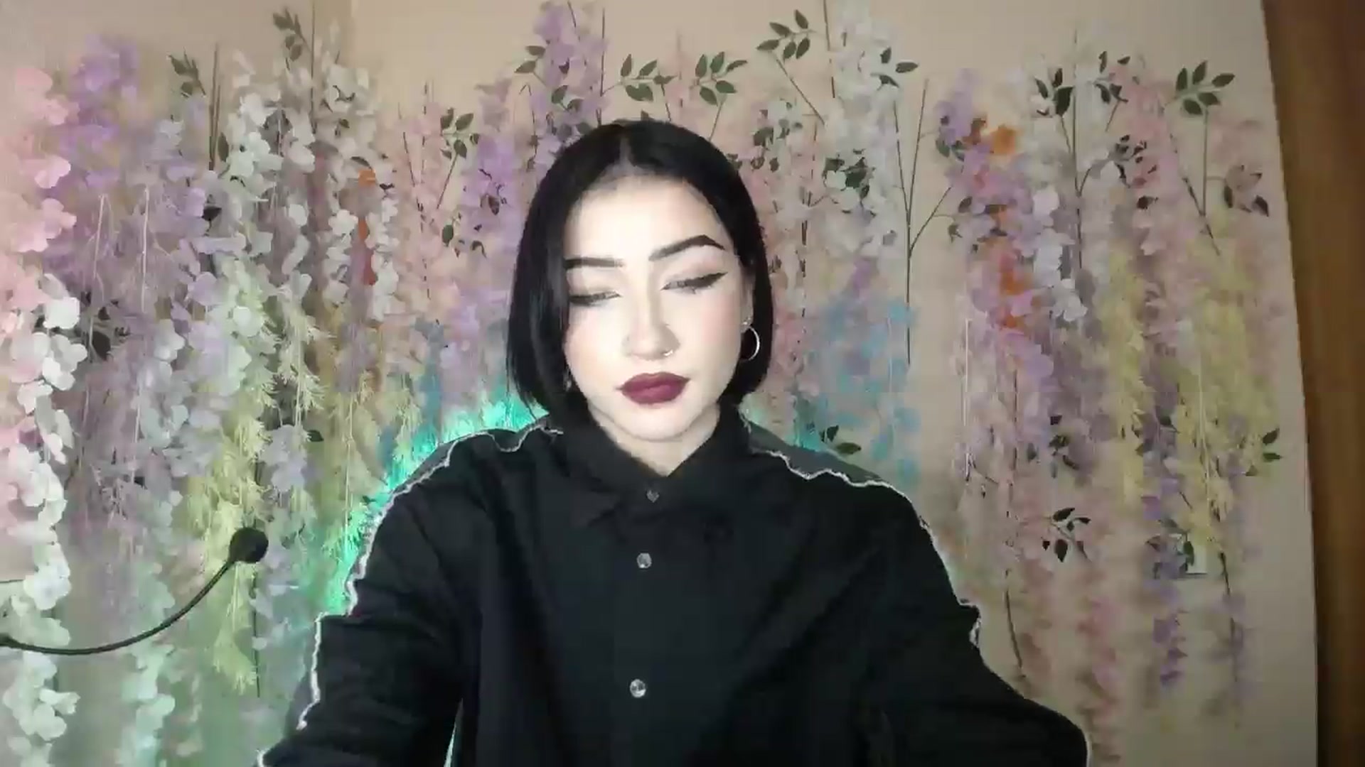 Gallery image thumbnail from Young_Evil's myfreecams stream on, 12/24/2025, 16:13 image 6 of 20