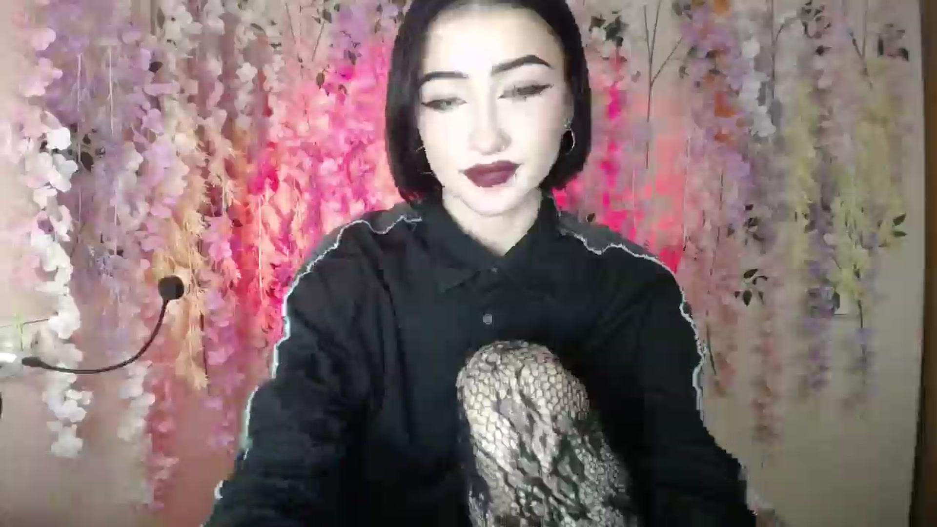 Gallery image thumbnail from Young_Evil's myfreecams stream on, 12/24/2025, 16:13 image 14 of 20
