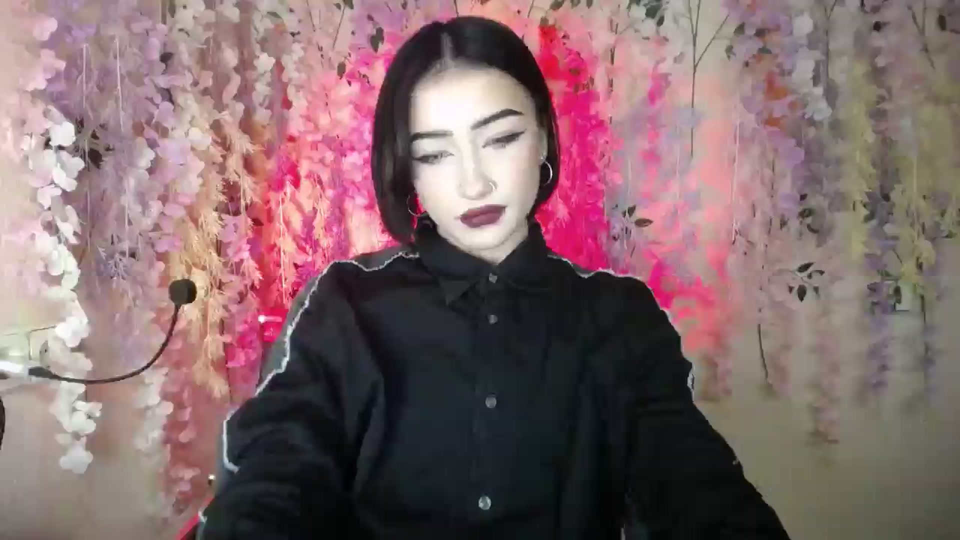 Gallery image thumbnail from Young_Evil's myfreecams stream on, 12/24/2025, 16:13 image 20 of 20