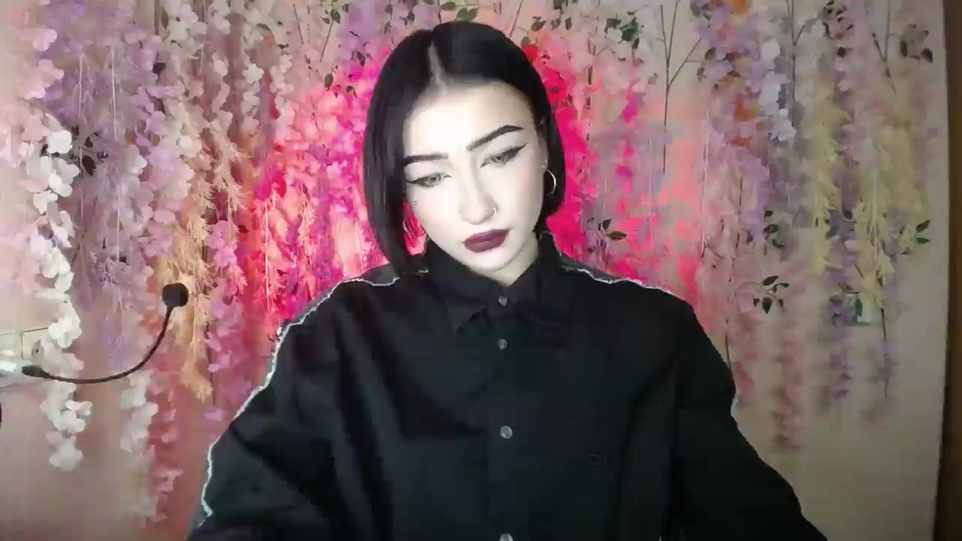 Gallery image thumbnail from Young_Evil's myfreecams stream on, 12/24/2025, 16:13 image 10 of 20