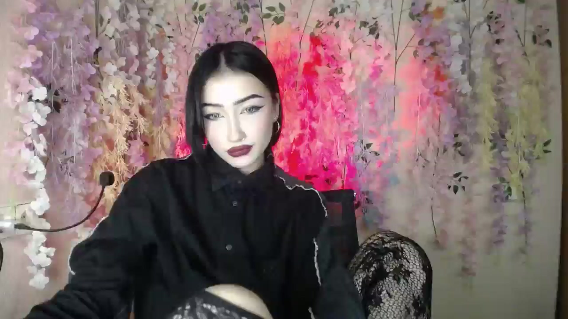 Gallery image thumbnail from Young_Evil's myfreecams stream on, 12/24/2025, 17:48 image 1 of 20