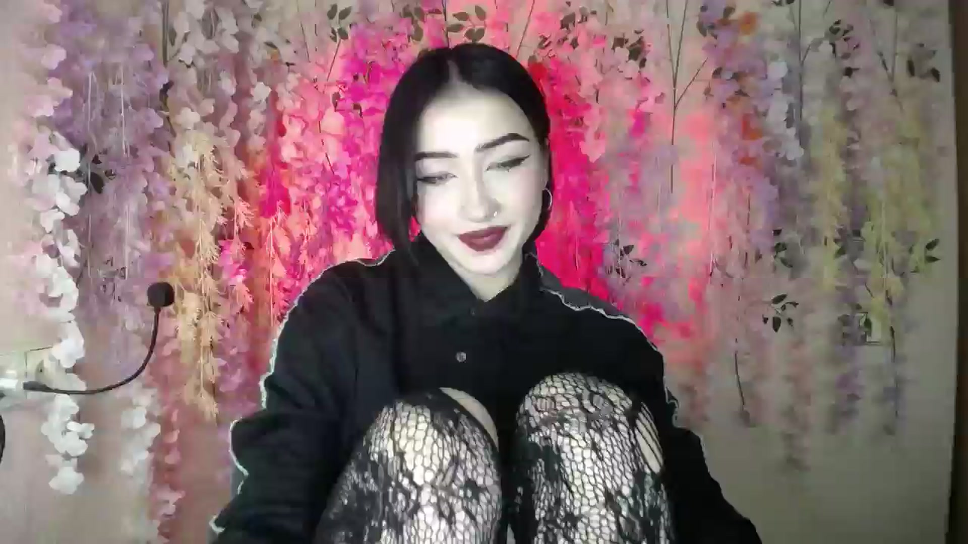 Gallery image thumbnail from Young_Evil's myfreecams stream on, 12/24/2025, 17:48 image 10 of 20