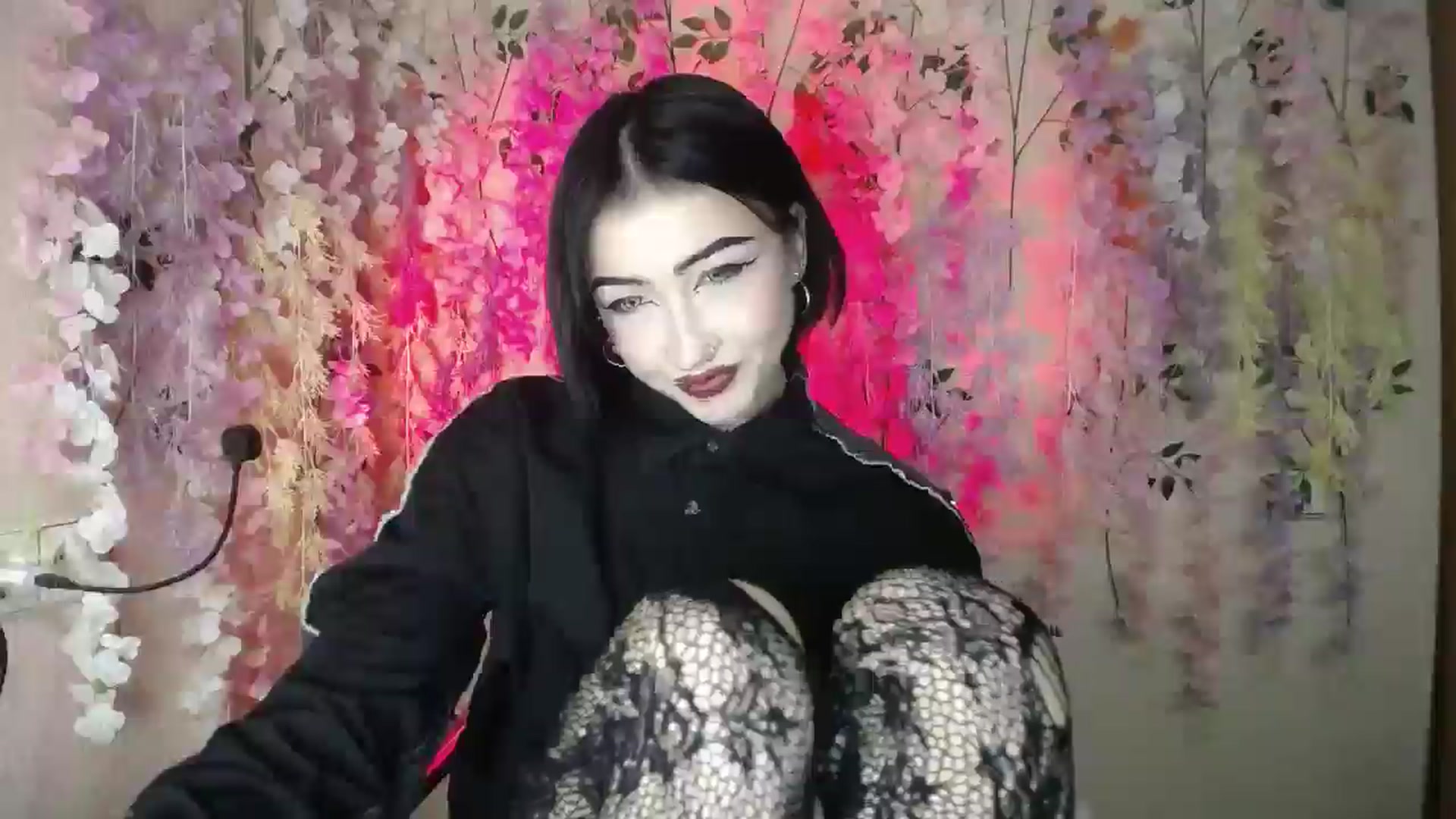 Gallery image thumbnail from Young_Evil's myfreecams stream on, 12/24/2025, 17:48 image 11 of 20