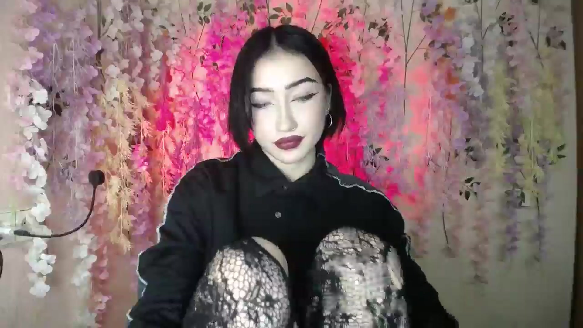 Gallery image thumbnail from Young_Evil's myfreecams stream on, 12/24/2025, 17:48 image 14 of 20