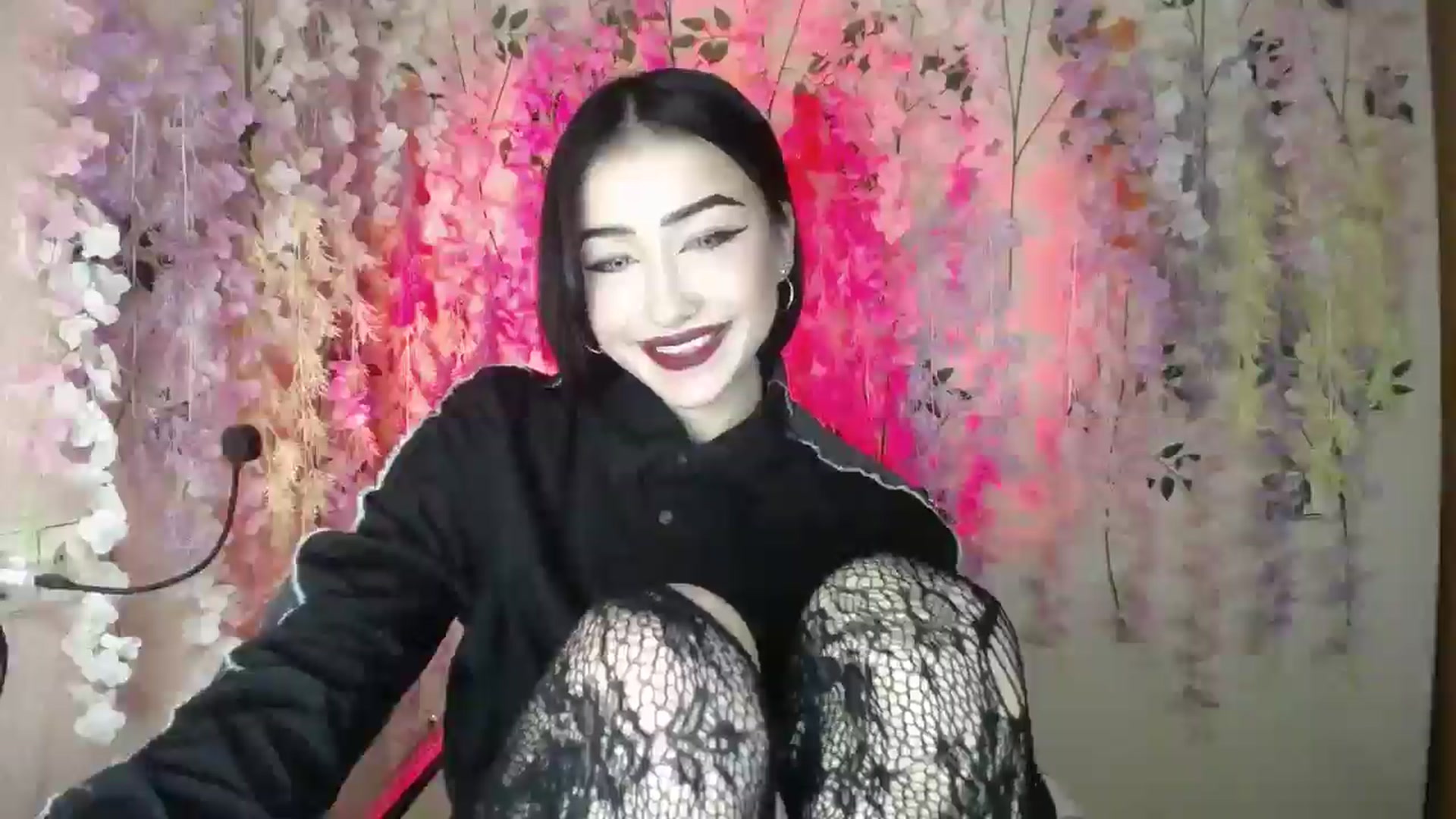 Gallery image thumbnail from Young_Evil's myfreecams stream on, 12/24/2025, 17:48 image 3 of 20