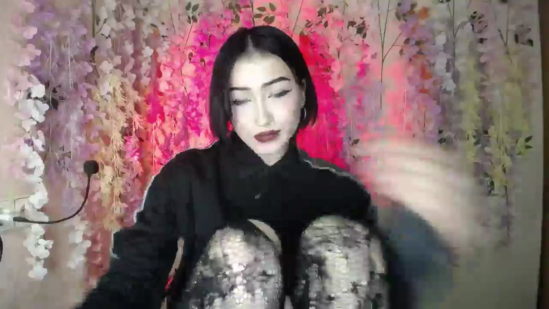 Gallery image thumbnail from Young_Evil's myfreecams stream on, 12/24/2025, 17:48 image 18 of 20