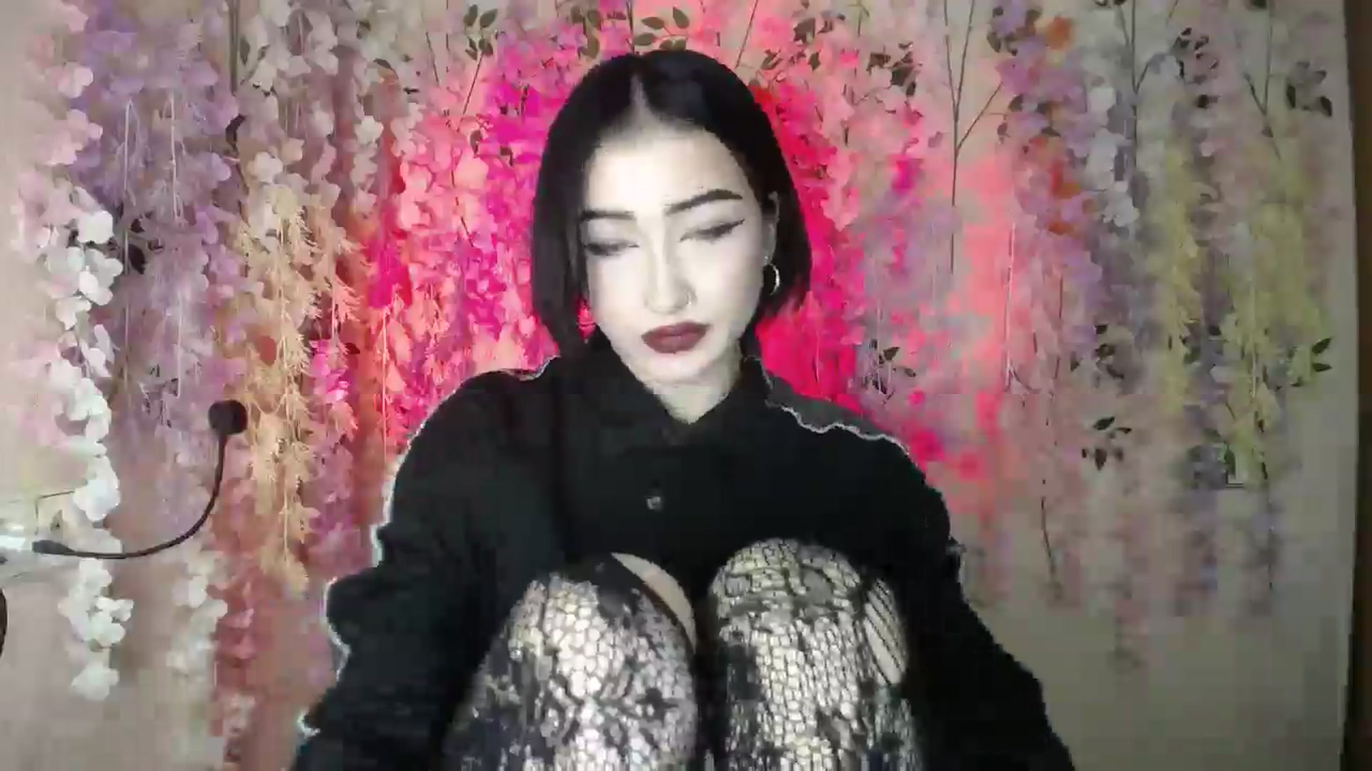 Gallery image thumbnail from Young_Evil's myfreecams stream on, 12/24/2025, 17:48 image 15 of 20