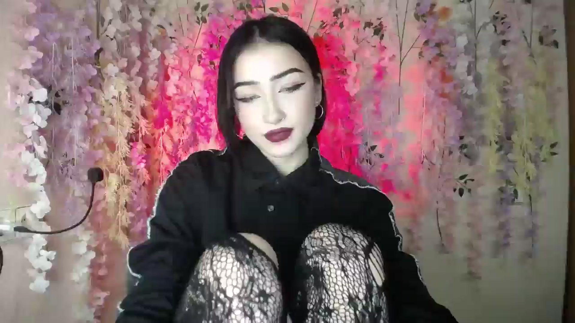 Gallery image thumbnail from Young_Evil's myfreecams stream on, 12/24/2025, 17:48 image 5 of 20