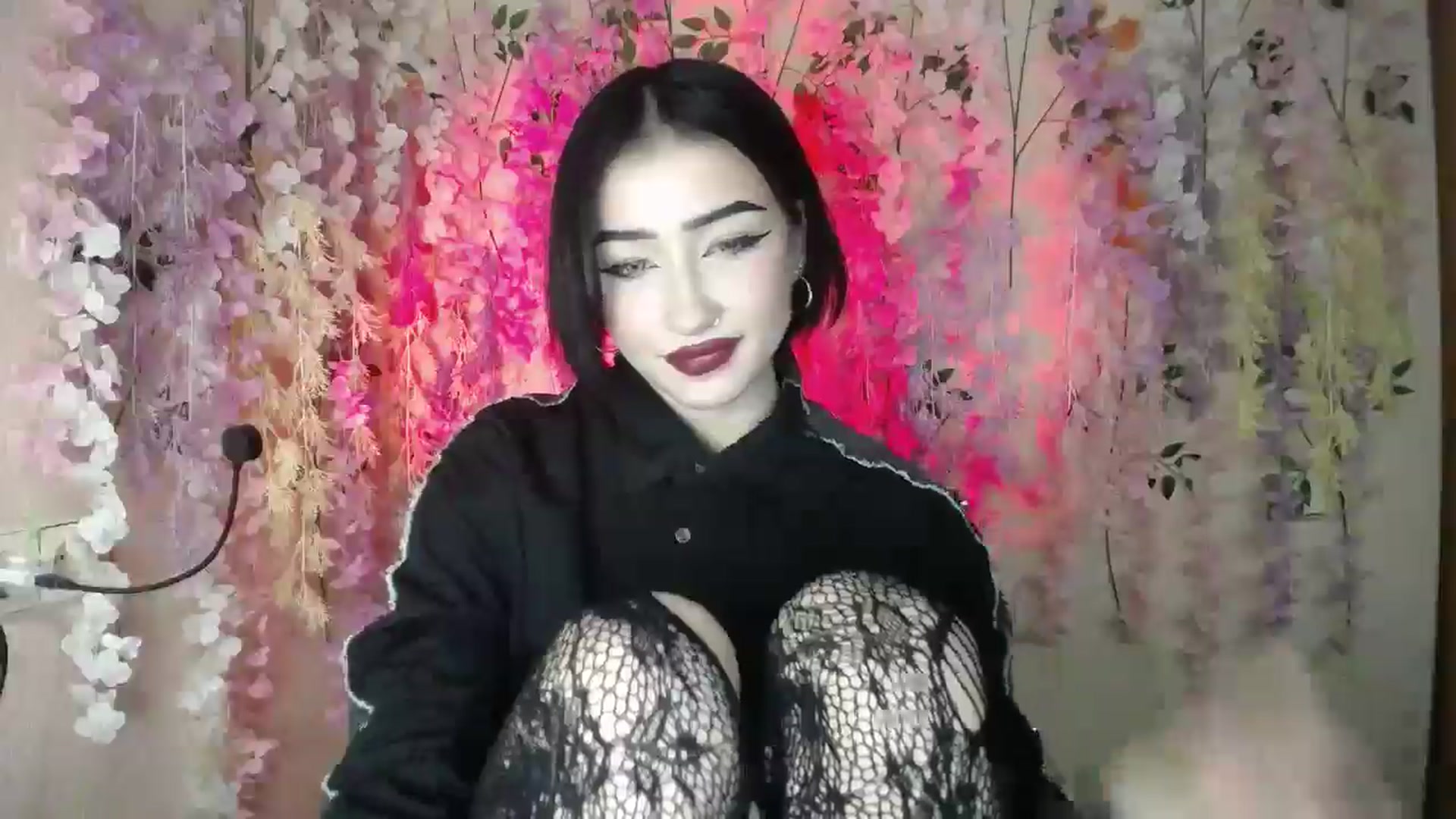 Gallery image thumbnail from Young_Evil's myfreecams stream on, 12/24/2025, 17:48 image 12 of 20