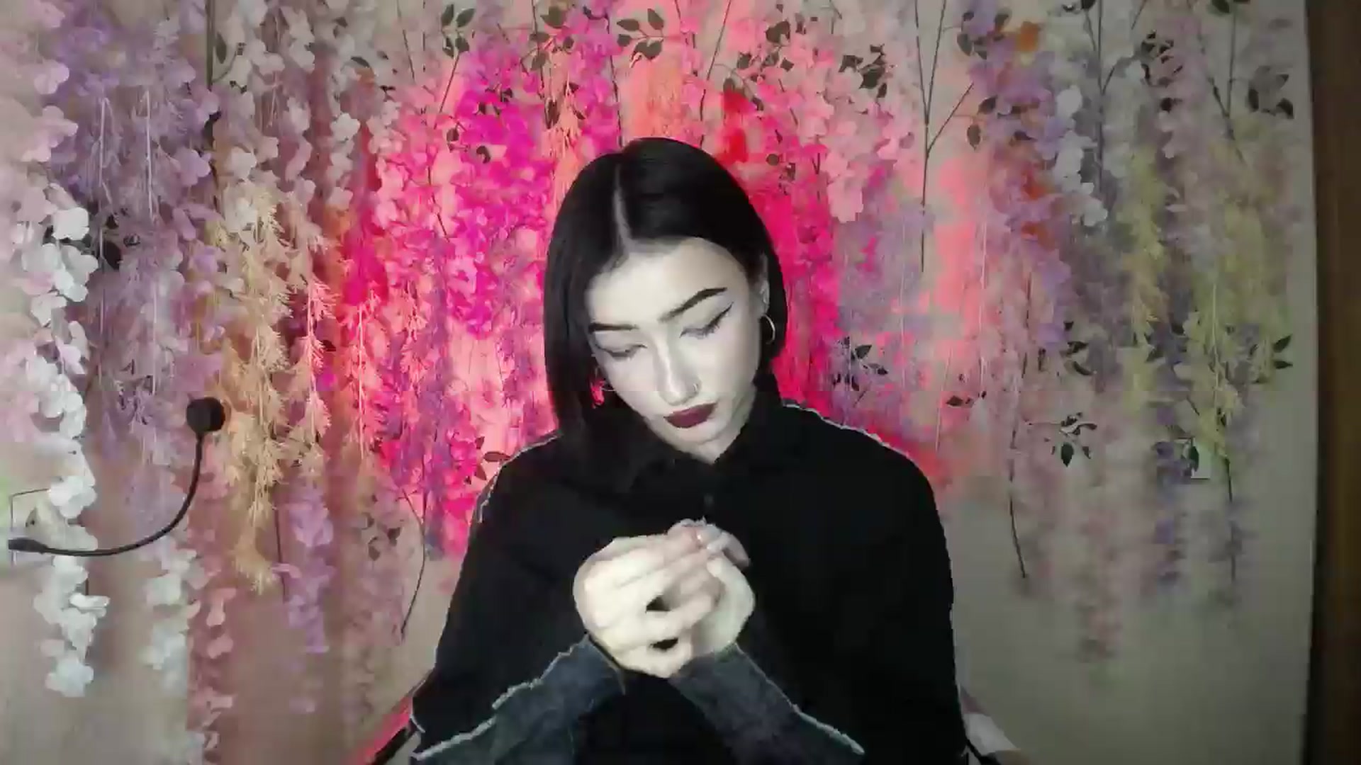 Gallery image thumbnail from Young_Evil's myfreecams stream on, 12/24/2025, 18:40 image 11 of 20