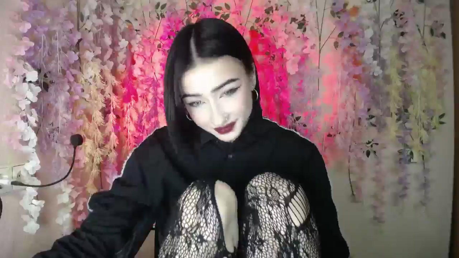 Gallery image thumbnail from Young_Evil's myfreecams stream on, 12/24/2025, 18:40 image 4 of 20