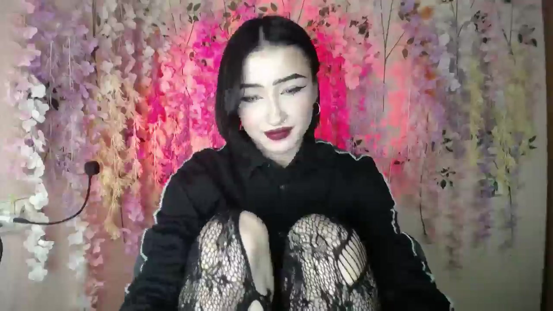 Gallery image thumbnail from Young_Evil's myfreecams stream on, 12/24/2025, 18:40 image 3 of 20