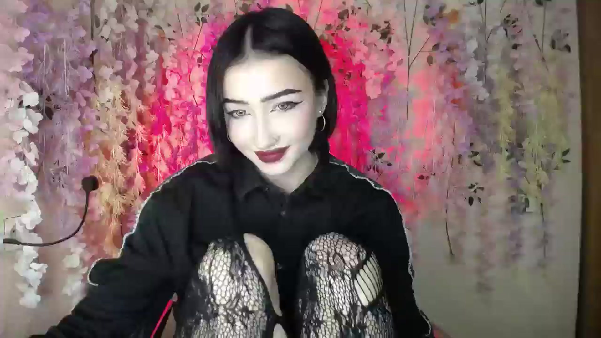 Gallery image thumbnail from Young_Evil's myfreecams stream on, 12/24/2025, 18:40 image 9 of 20