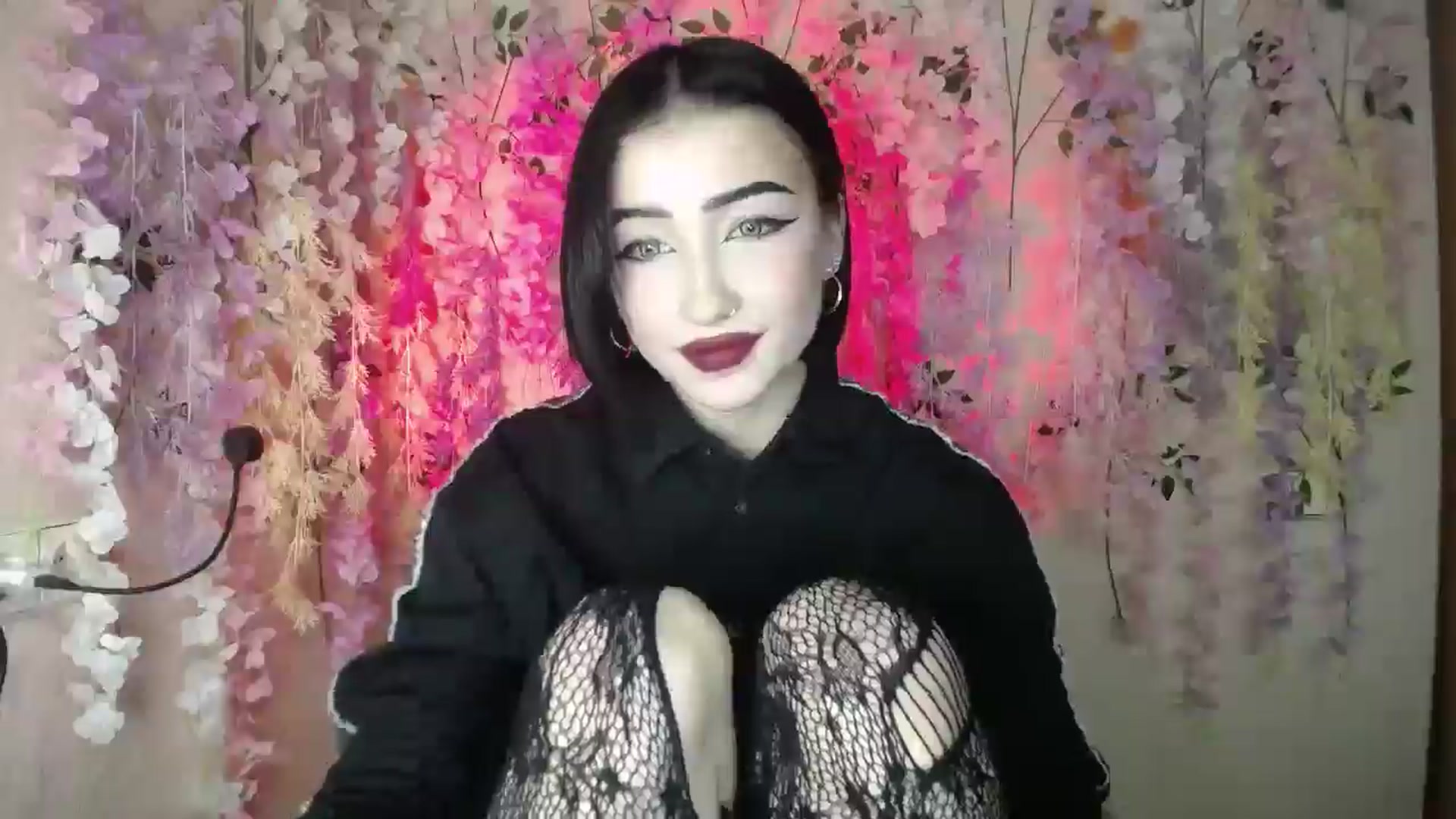 Gallery image thumbnail from Young_Evil's myfreecams stream on, 12/24/2025, 18:40 image 6 of 20
