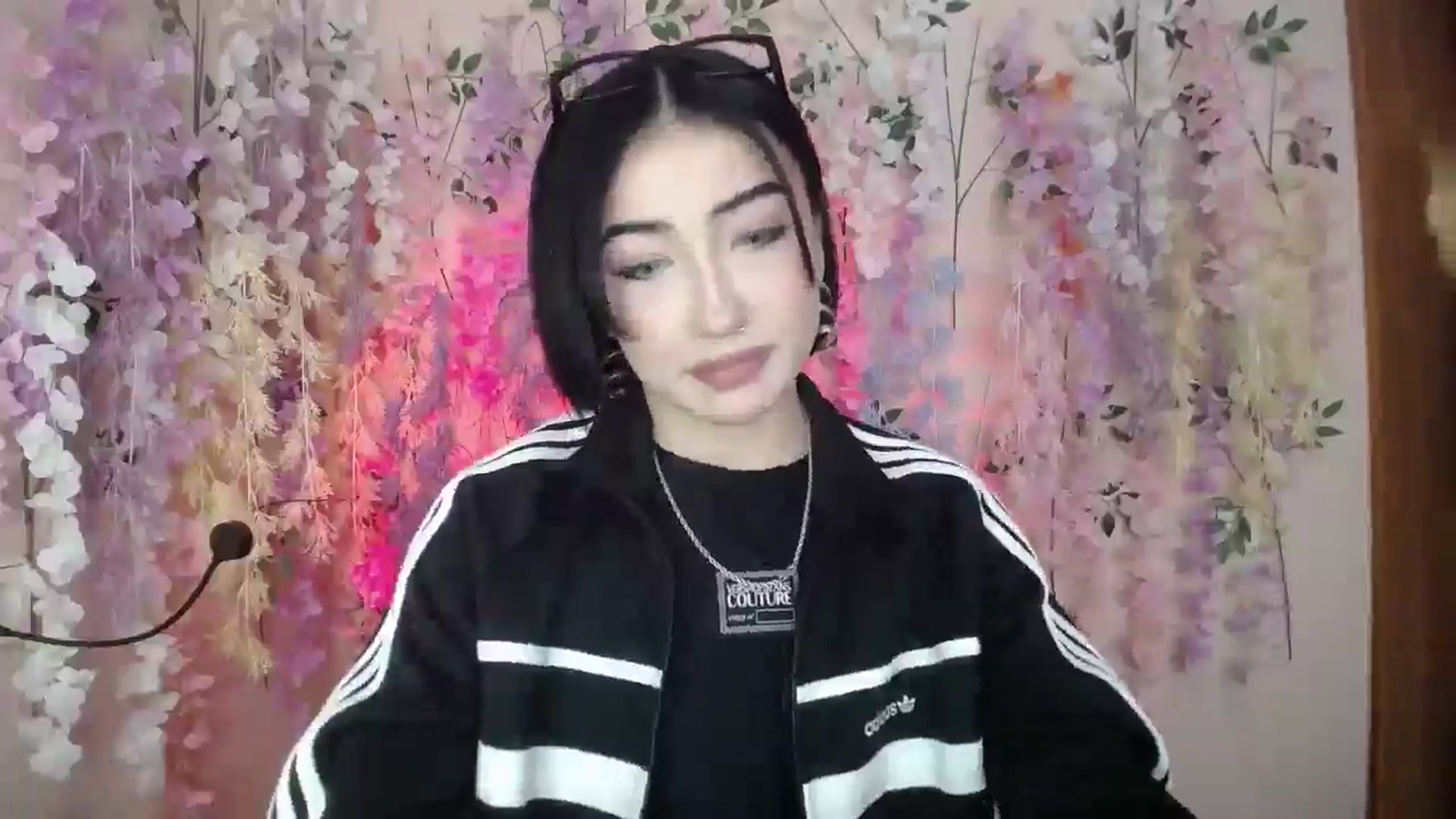 Gallery image thumbnail from Young_Evil's myfreecams stream on, 12/25/2025, 11:10 image 13 of 20