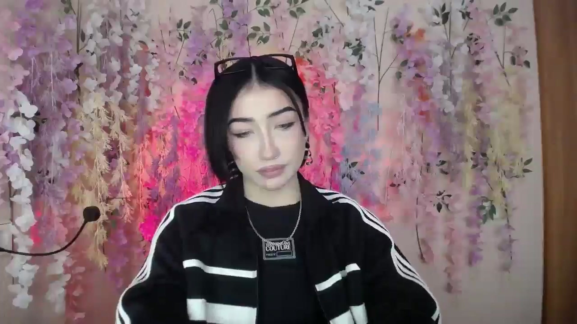 Gallery image thumbnail from Young_Evil's myfreecams stream on, 12/25/2025, 11:10 image 12 of 20