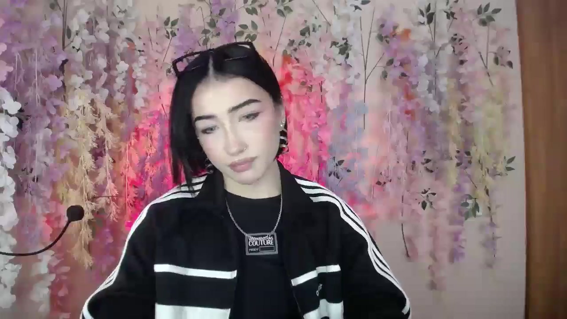 Gallery image thumbnail from Young_Evil's myfreecams stream on, 12/25/2025, 11:10 image 16 of 20