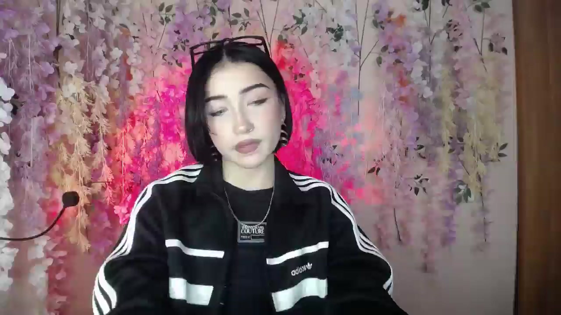 Gallery image thumbnail from Young_Evil's myfreecams stream on, 12/25/2025, 12:32 image 11 of 20