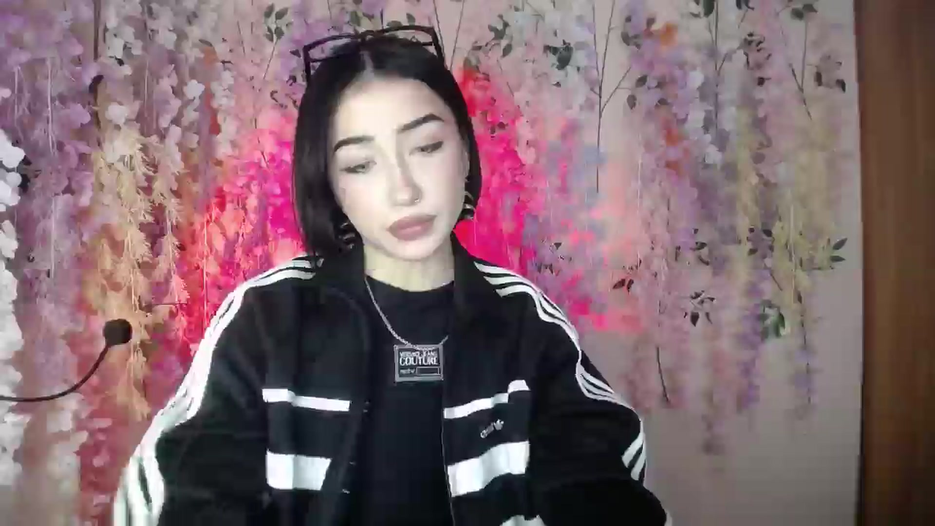 Gallery image thumbnail from Young_Evil's myfreecams stream on, 12/25/2025, 12:32 image 18 of 20