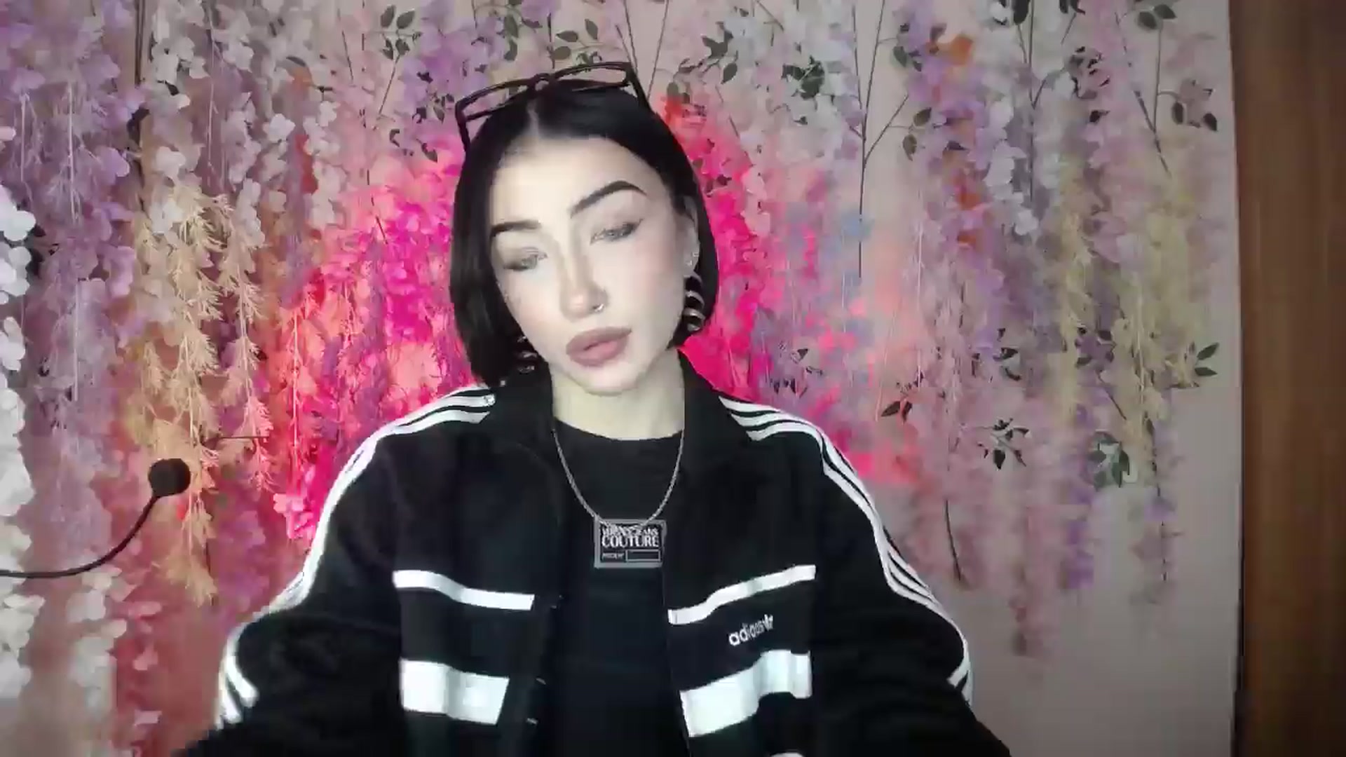 Gallery image thumbnail from Young_Evil's myfreecams stream on, 12/25/2025, 12:32 image 3 of 20