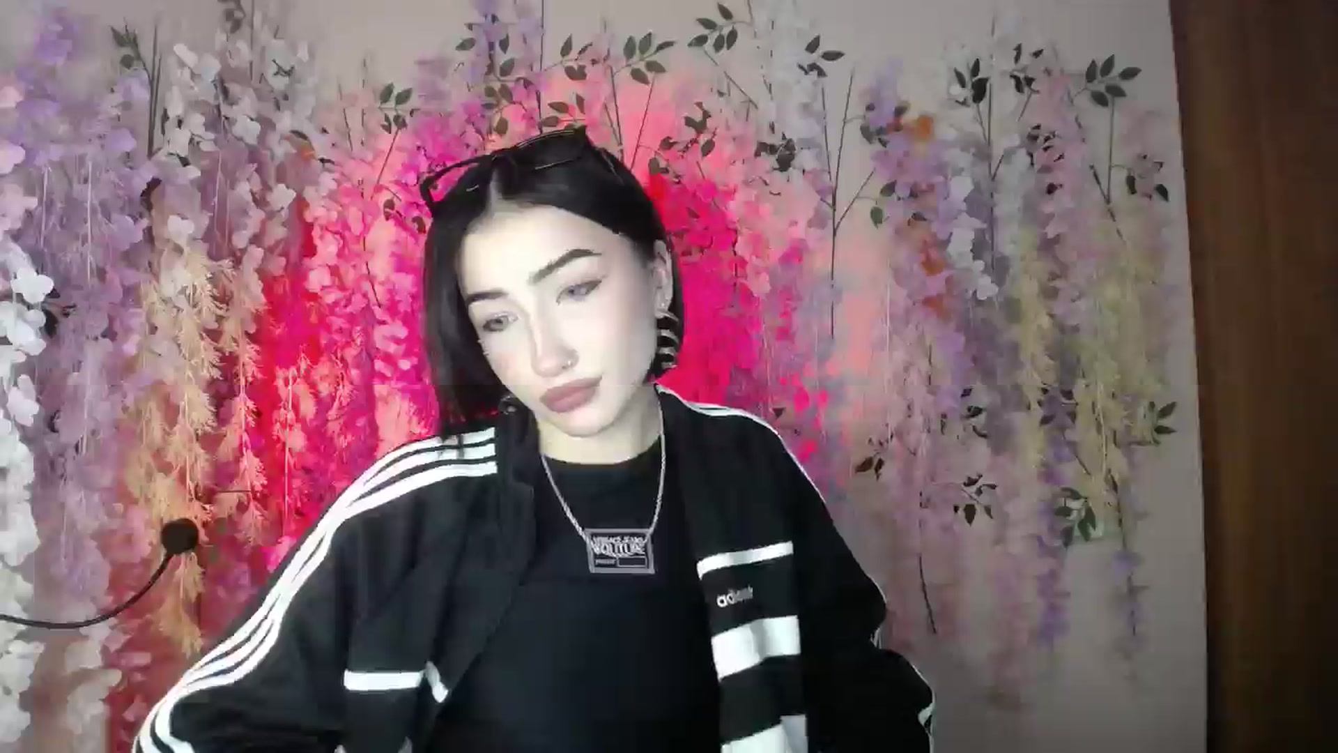 Gallery image thumbnail from Young_Evil's myfreecams stream on, 12/25/2025, 13:51 image 13 of 20