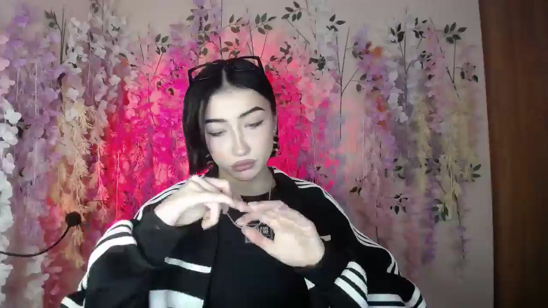 Gallery image thumbnail from Young_Evil's myfreecams stream on, 12/25/2025, 13:51 image 2 of 20