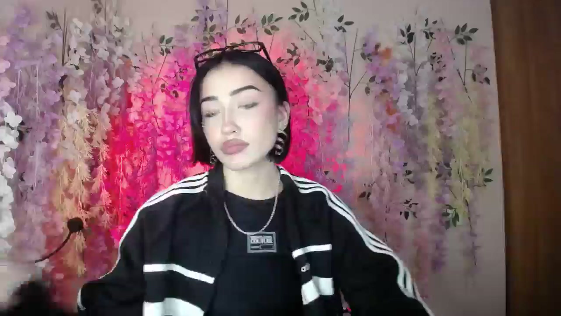Gallery image thumbnail from Young_Evil's myfreecams stream on, 12/25/2025, 13:51 image 3 of 20