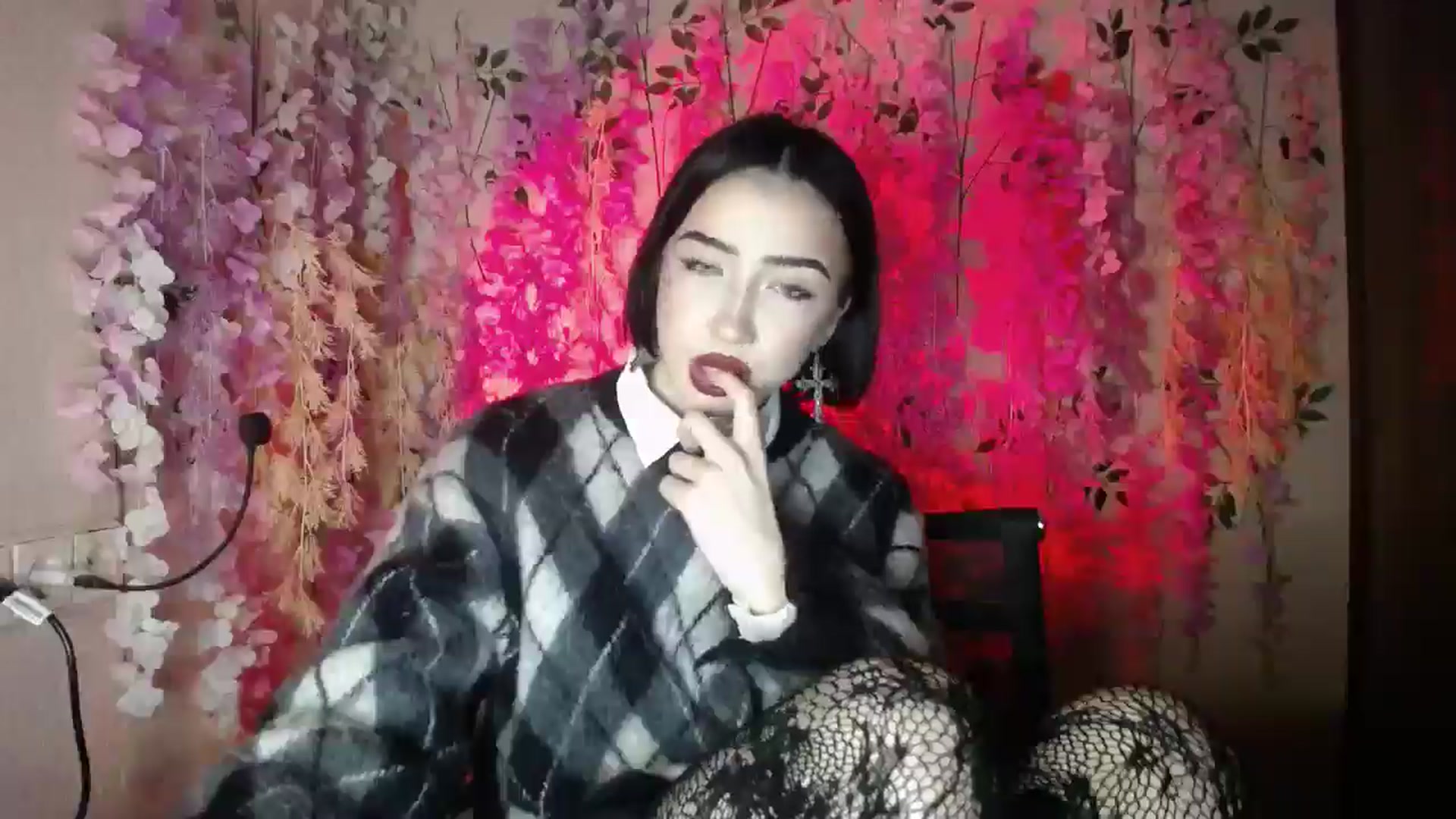 Gallery image thumbnail from Young_Evil's myfreecams stream on, 12/27/2025, 17:34 image 9 of 20