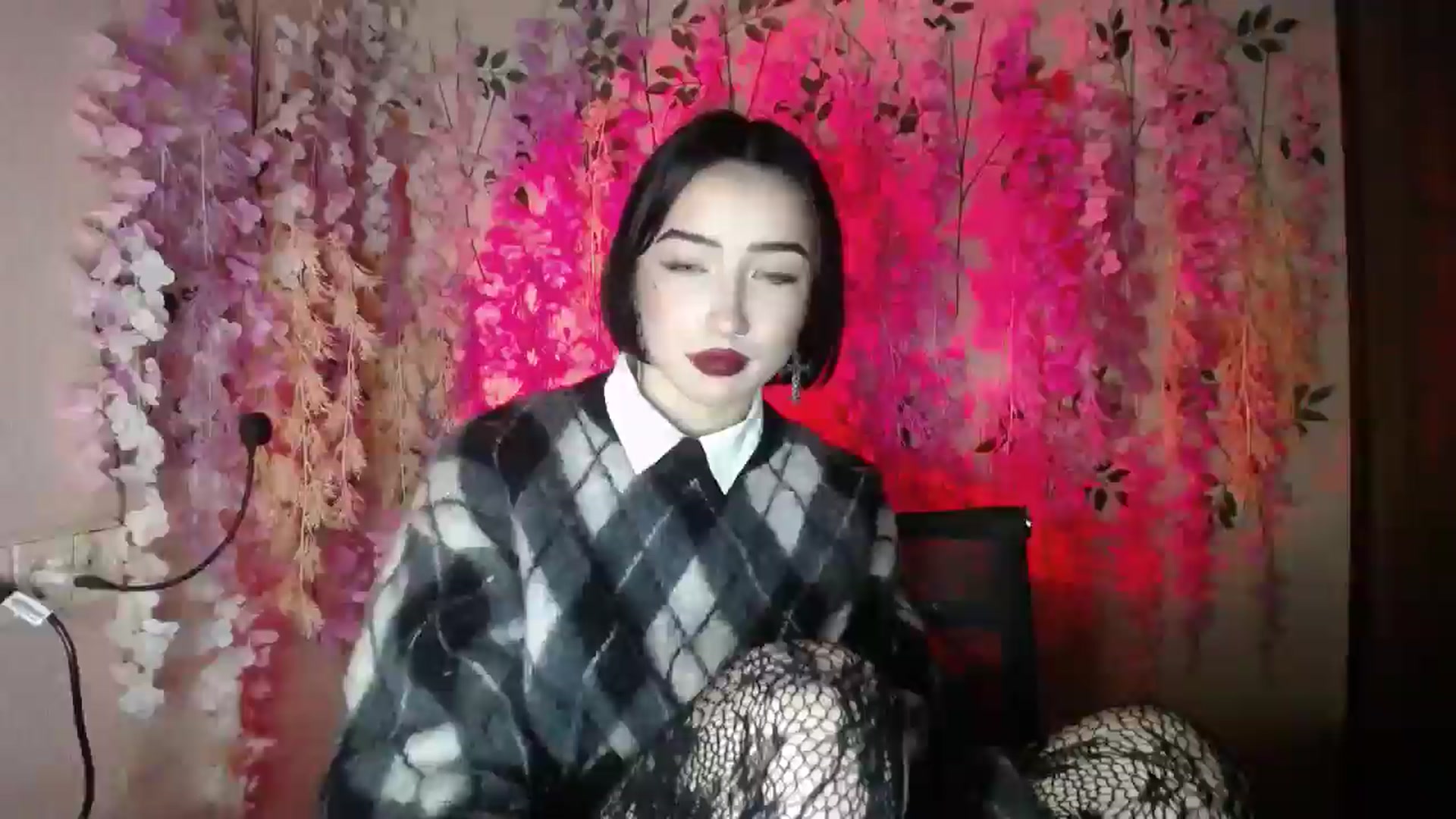 Gallery image thumbnail from Young_Evil's myfreecams stream on, 12/27/2025, 17:34 image 15 of 20