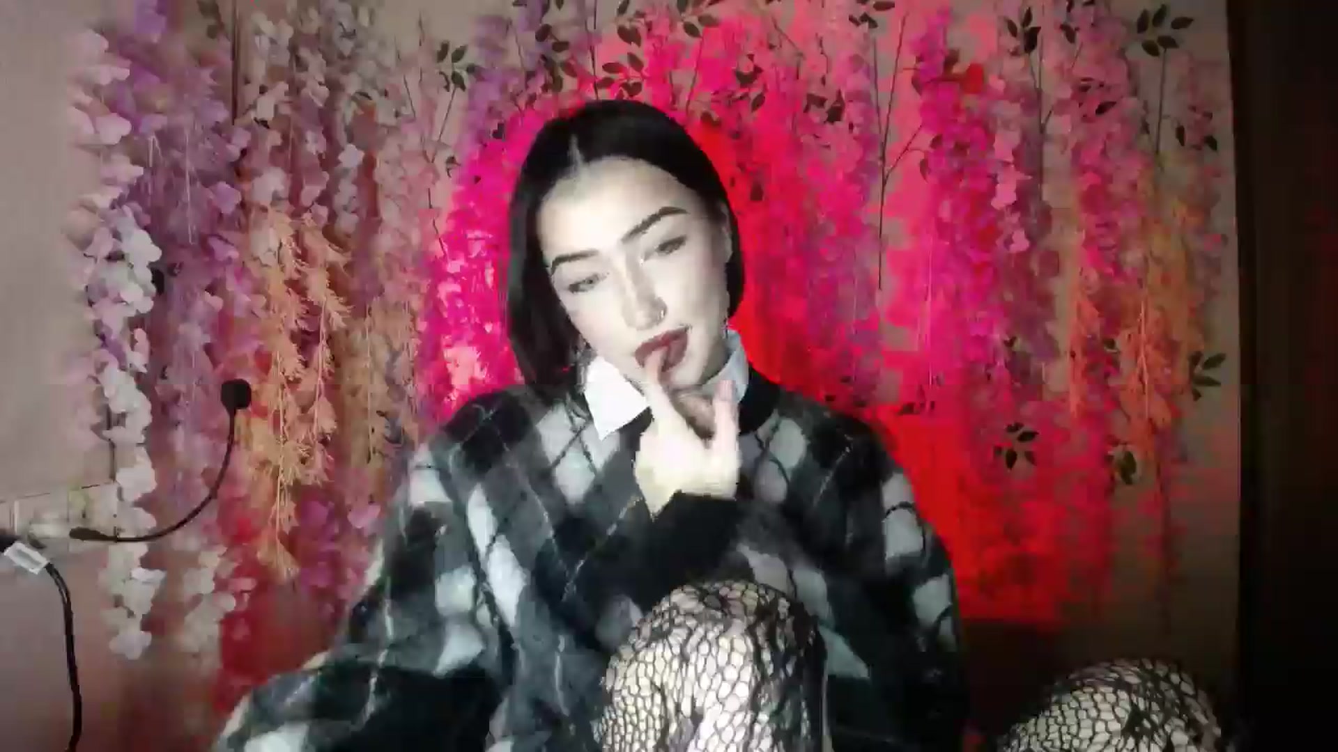 Gallery image thumbnail from Young_Evil's myfreecams stream on, 12/27/2025, 18:54 image 3 of 20