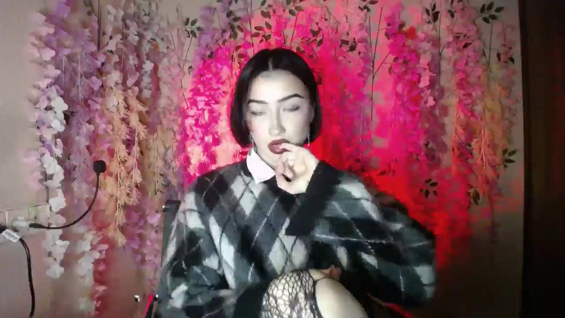 Gallery image thumbnail from Young_Evil's myfreecams stream on, 12/27/2025, 18:54 image 19 of 20