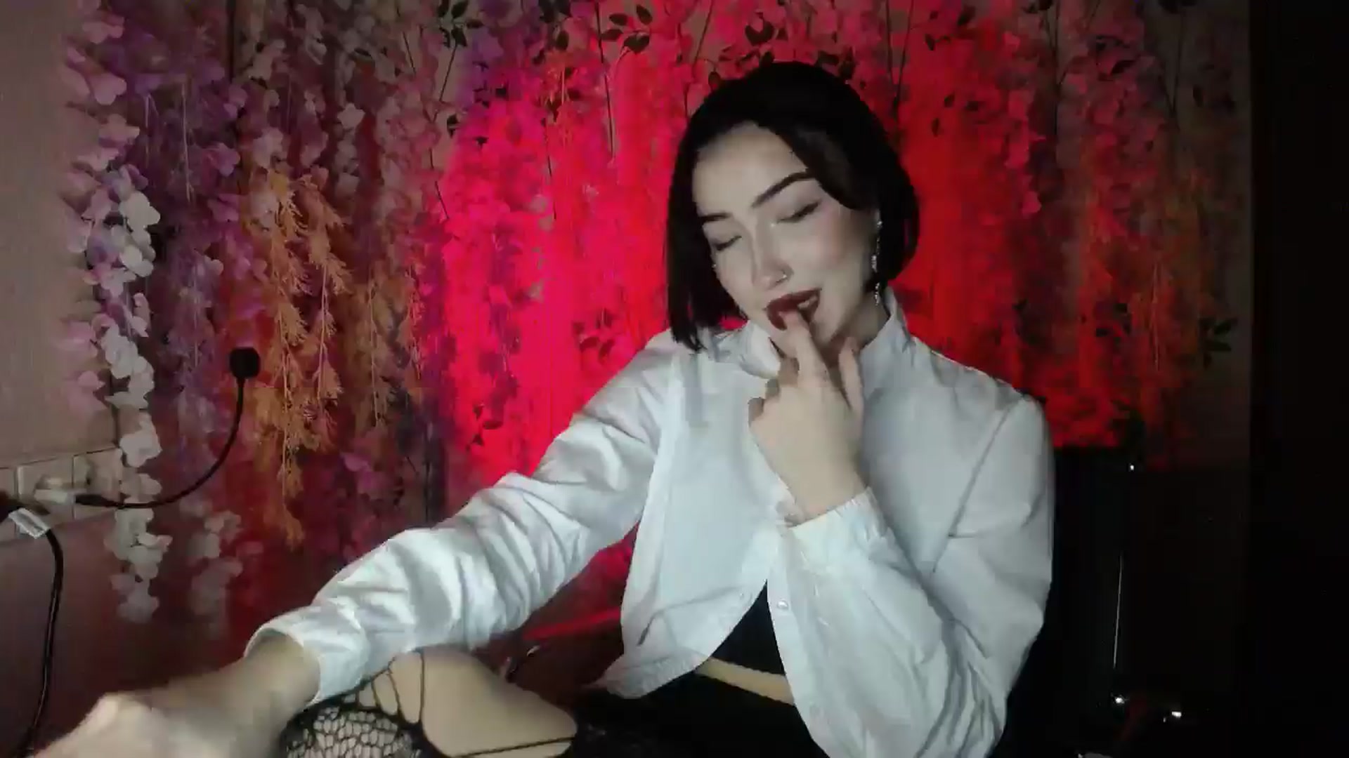 Gallery image thumbnail from Young_Evil's myfreecams stream on, 12/27/2025, 20:19 image 15 of 20