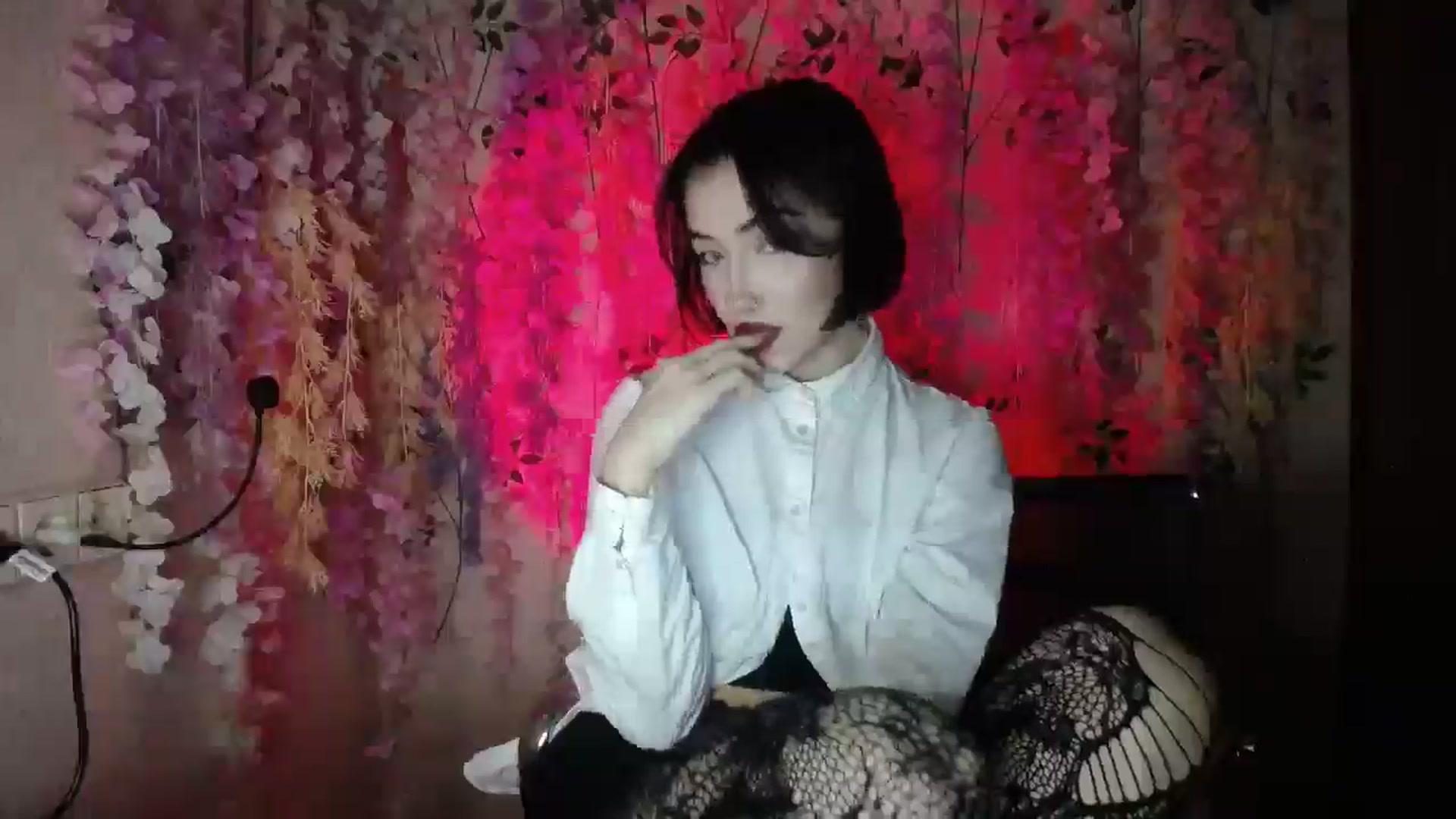 Gallery image thumbnail from Young_Evil's myfreecams stream on, 12/27/2025, 20:19 image 18 of 20