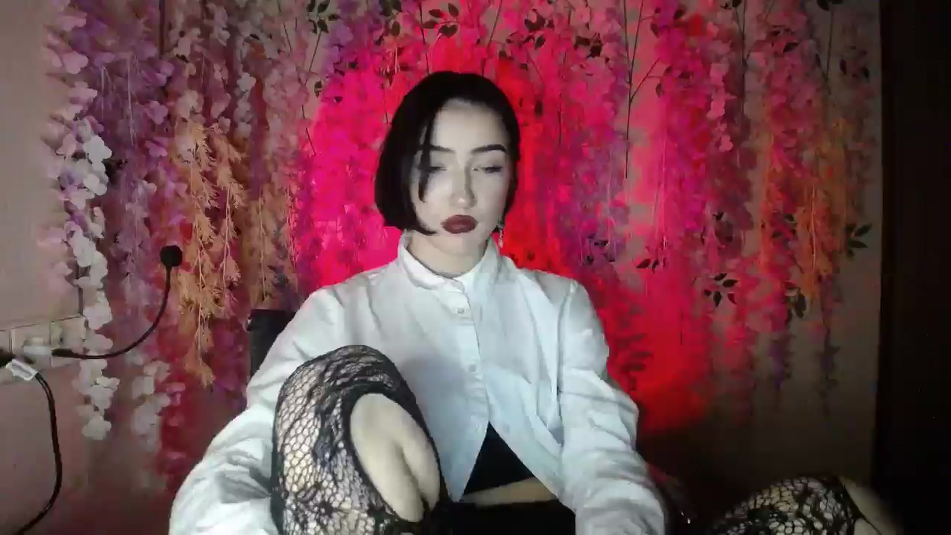 Gallery image thumbnail from Young_Evil's myfreecams stream on, 12/27/2025, 20:19 image 14 of 20