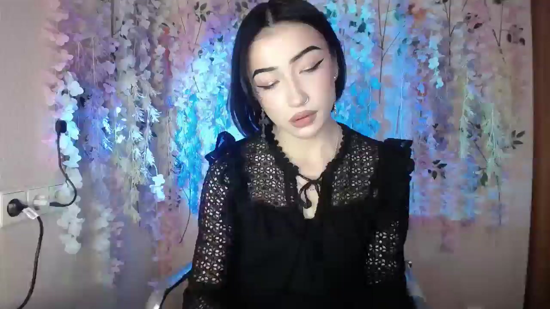 Gallery image thumbnail from Young_Evil's myfreecams stream on, 12/28/2025, 13:12 image 4 of 20