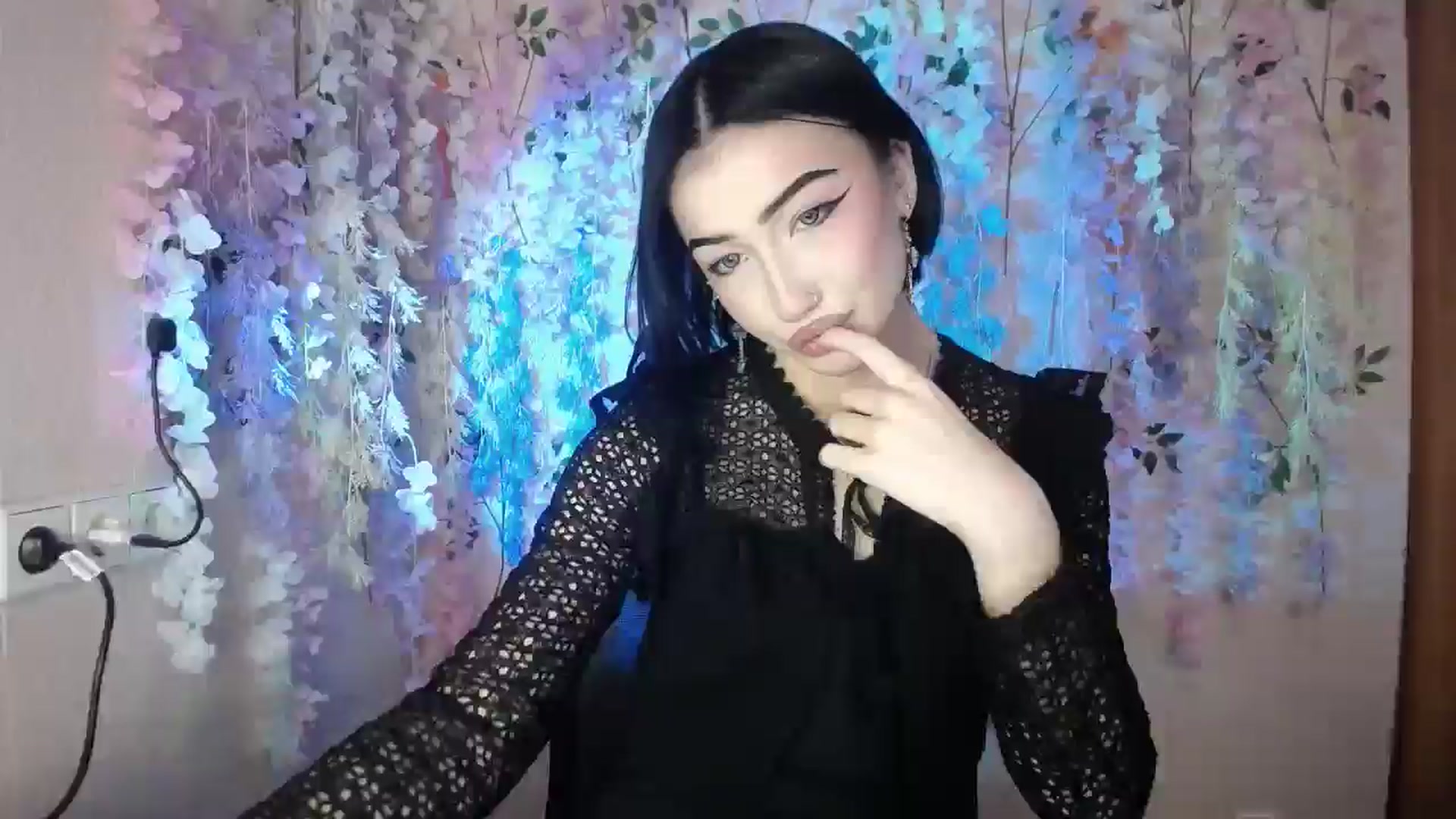 Gallery image thumbnail from Young_Evil's myfreecams stream on, 12/28/2025, 13:12 image 1 of 20