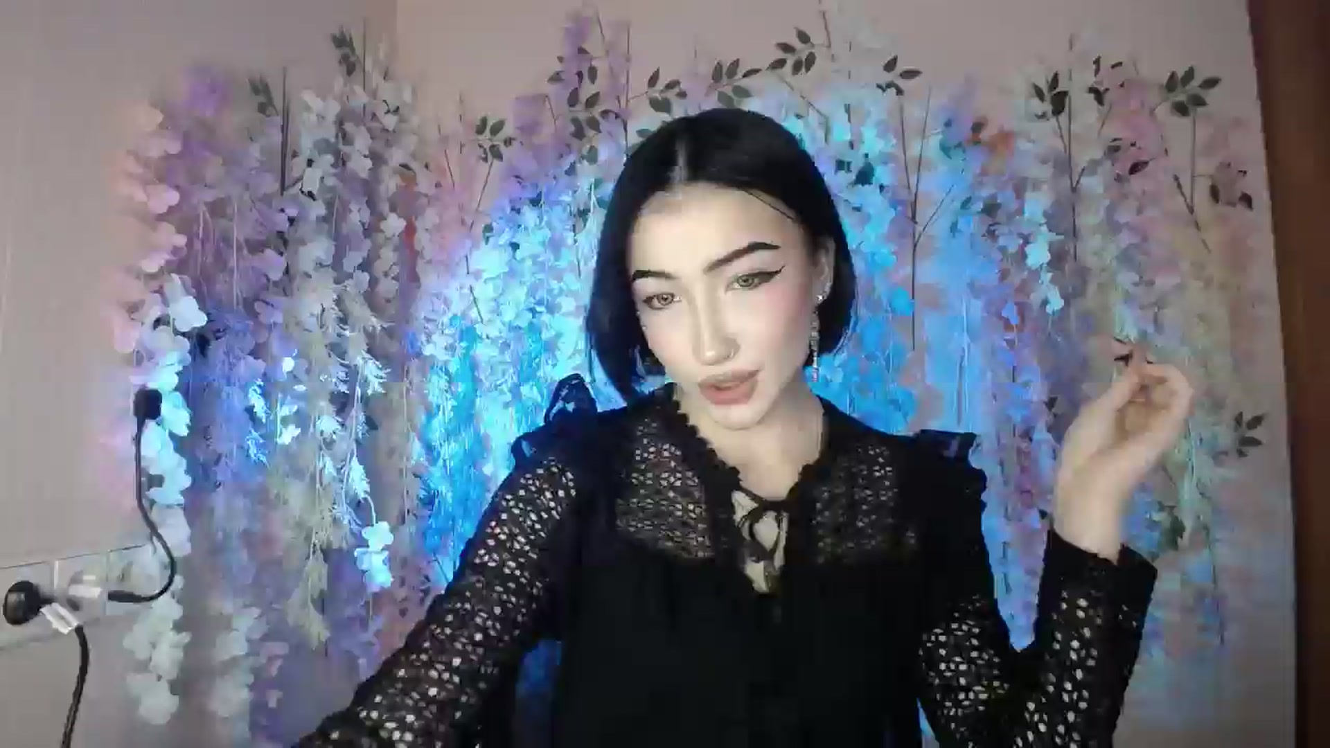 Gallery image thumbnail from Young_Evil's myfreecams stream on, 12/28/2025, 13:12 image 12 of 20