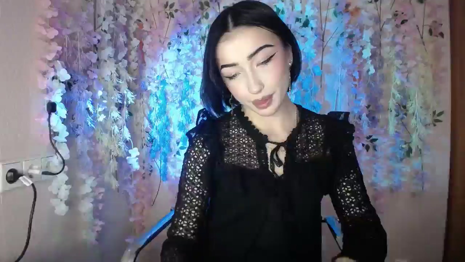 Gallery image thumbnail from Young_Evil's myfreecams stream on, 12/28/2025, 13:12 image 10 of 20