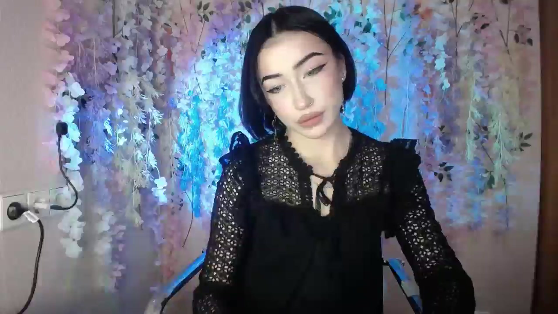 Gallery image thumbnail from Young_Evil's myfreecams stream on, 12/28/2025, 13:12 image 9 of 20