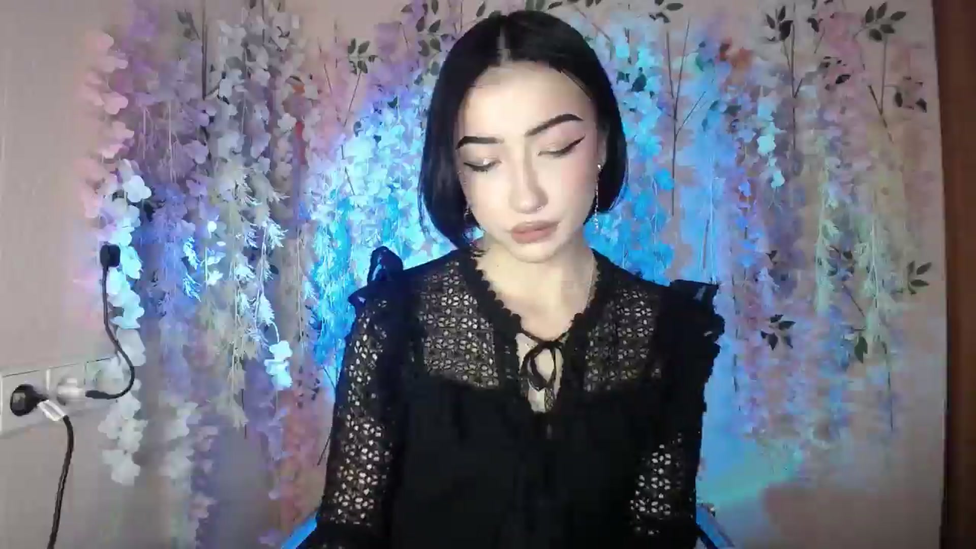 Gallery image thumbnail from Young_Evil's myfreecams stream on, 12/28/2025, 13:12 image 16 of 20
