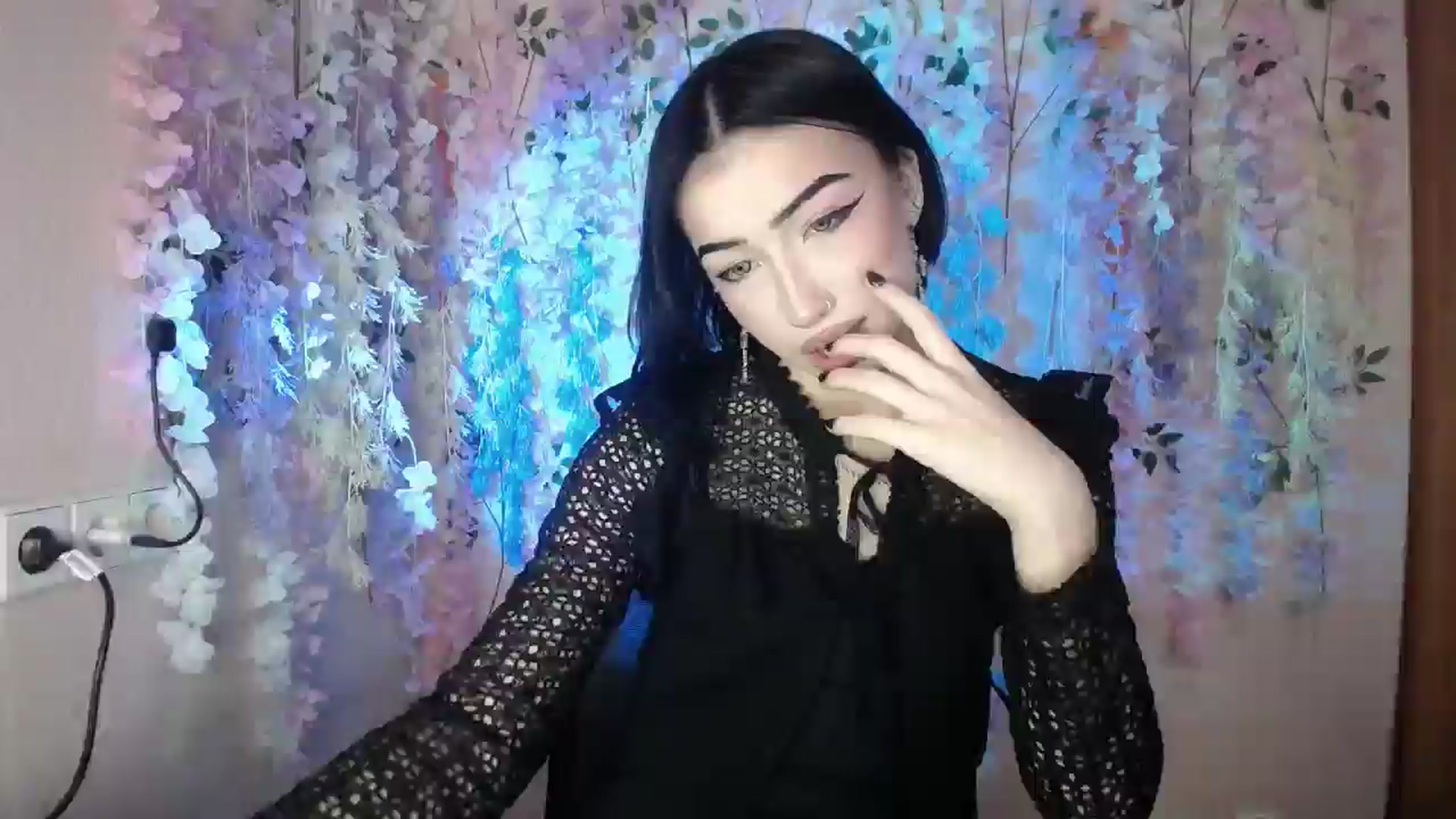 Gallery image thumbnail from Young_Evil's myfreecams stream on, 12/28/2025, 13:12 image 2 of 20