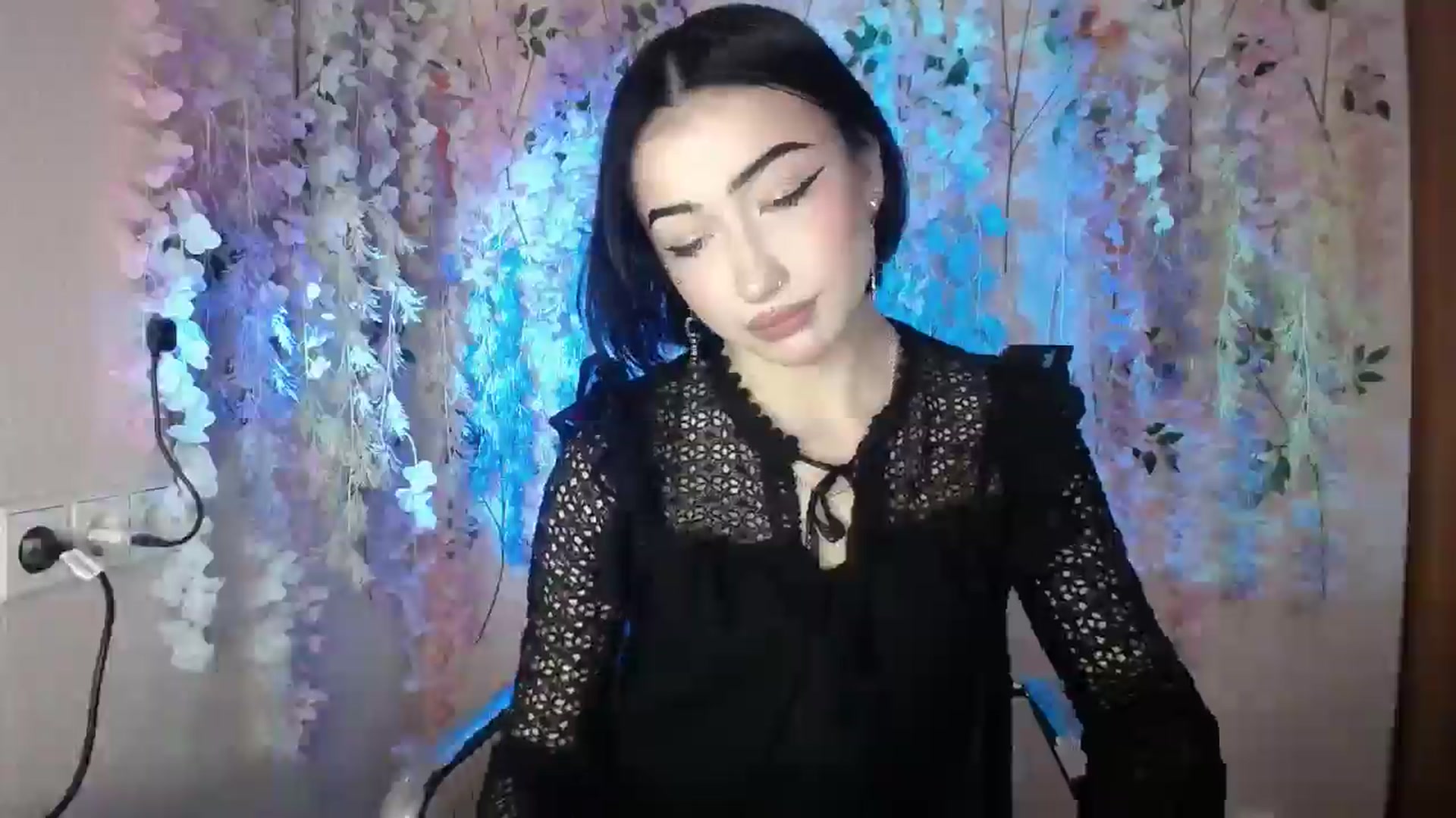 Gallery image thumbnail from Young_Evil's myfreecams stream on, 12/28/2025, 13:12 image 5 of 20