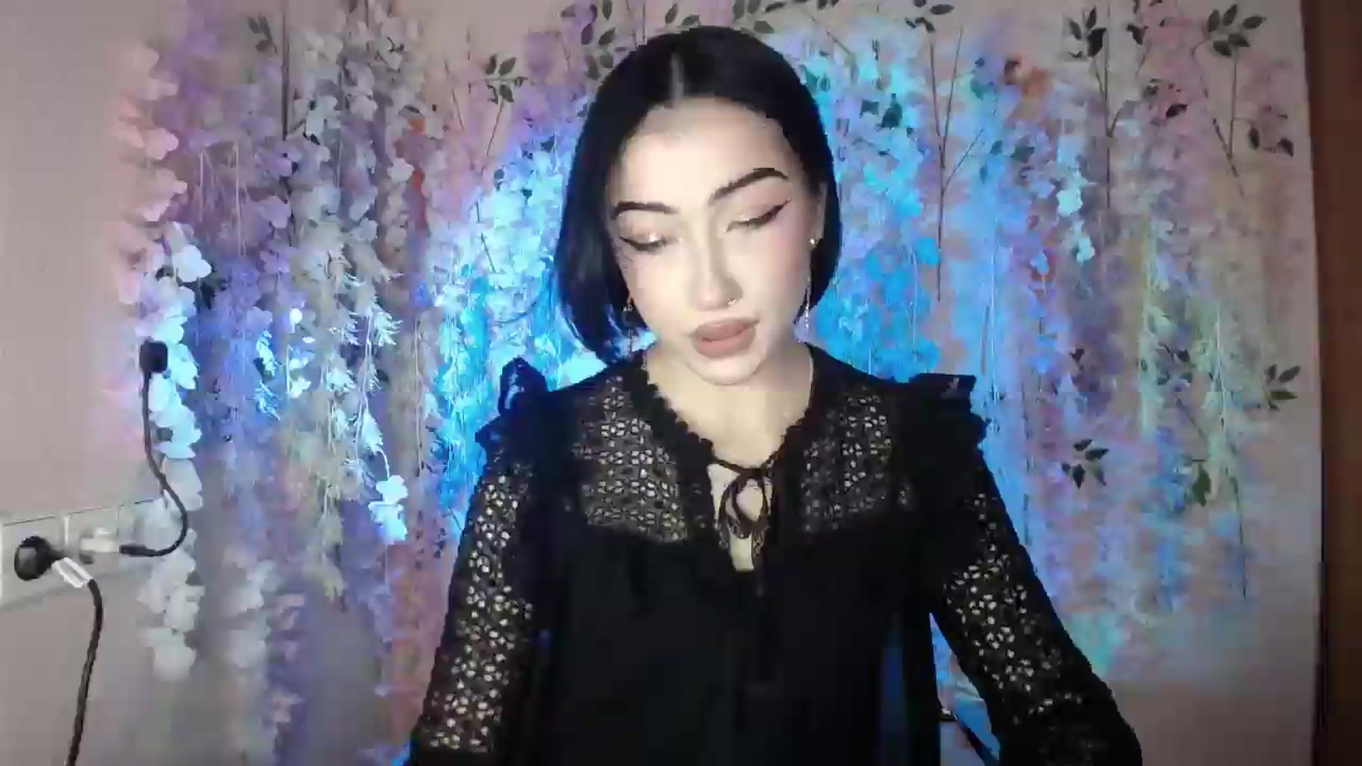 Gallery image thumbnail from Young_Evil's myfreecams stream on, 12/28/2025, 13:12 image 18 of 20