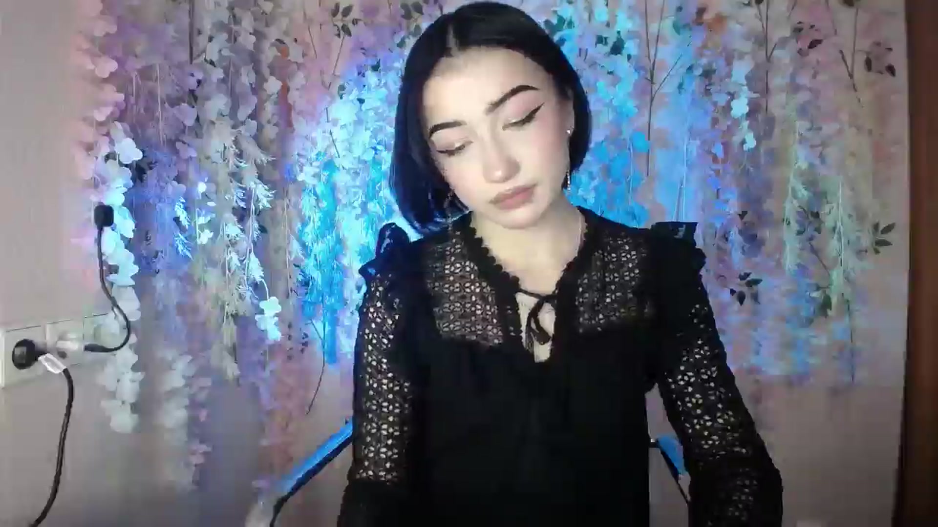 Gallery image thumbnail from Young_Evil's myfreecams stream on, 12/28/2025, 13:12 image 6 of 20