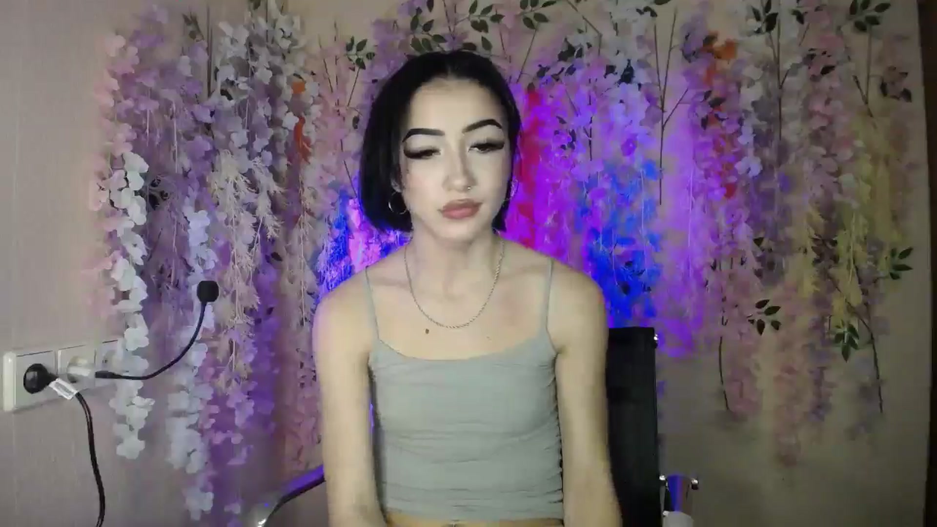 Gallery image thumbnail from Young_Evil's myfreecams stream on, 12/29/2025, 18:40 image 7 of 20