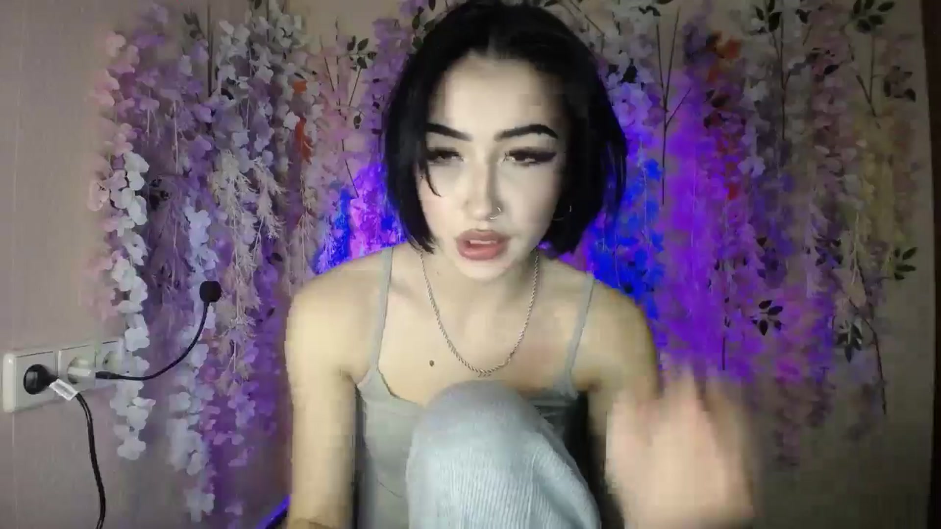 Gallery image thumbnail from Young_Evil's myfreecams stream on, 12/29/2025, 18:40 image 19 of 20